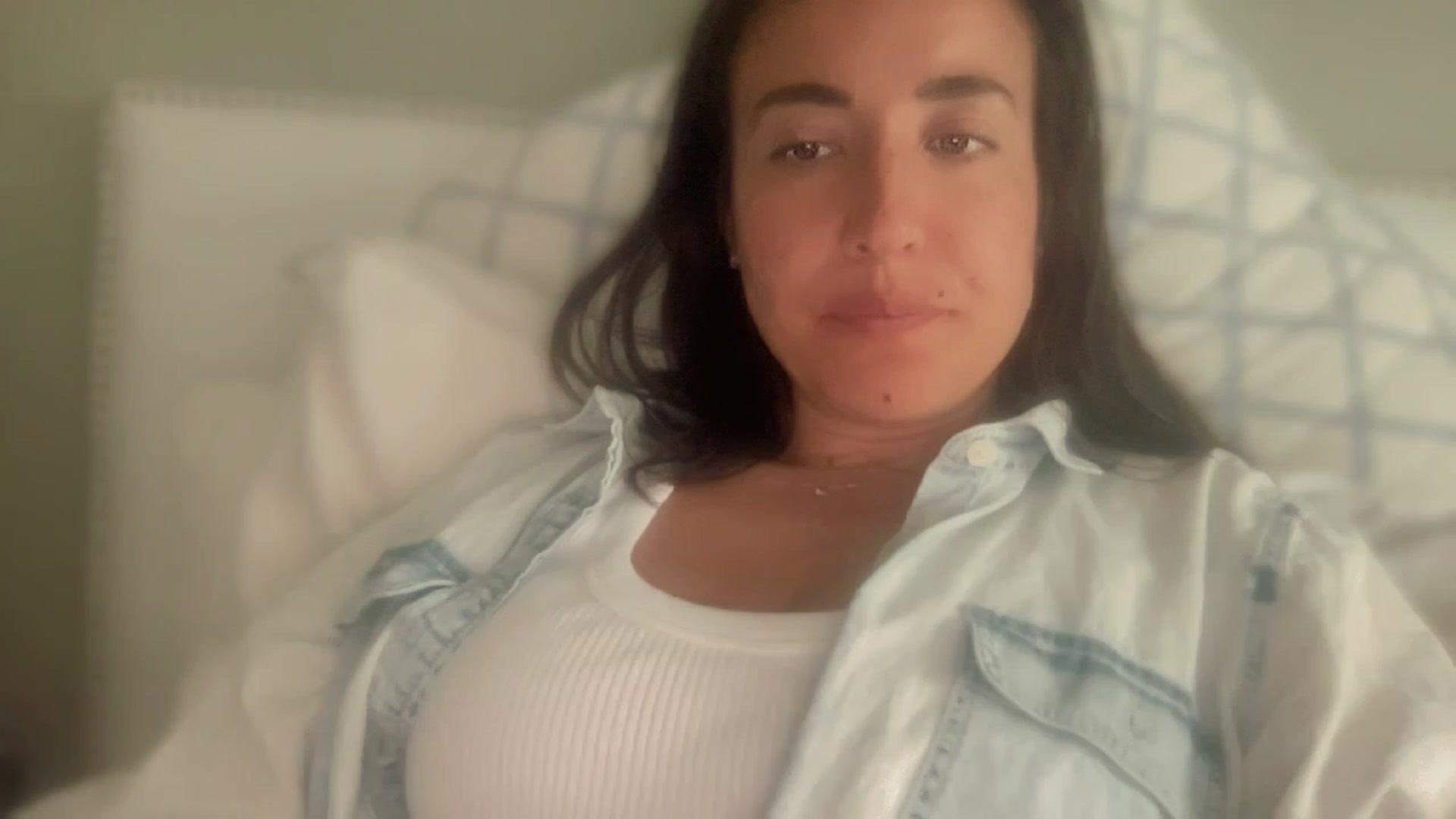 Gallery image thumbnail from olivia_virgo's myfreecams stream on, 04/23/2023, 19:47 image 16 of 20