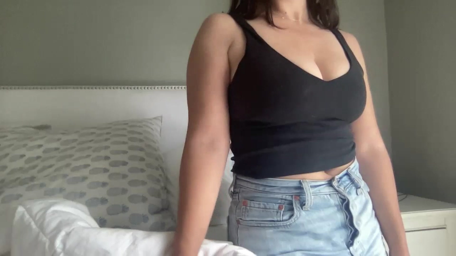 Gallery image thumbnail from olivia_virgo's myfreecams stream on, 06/05/2023, 16:53 image 10 of 20