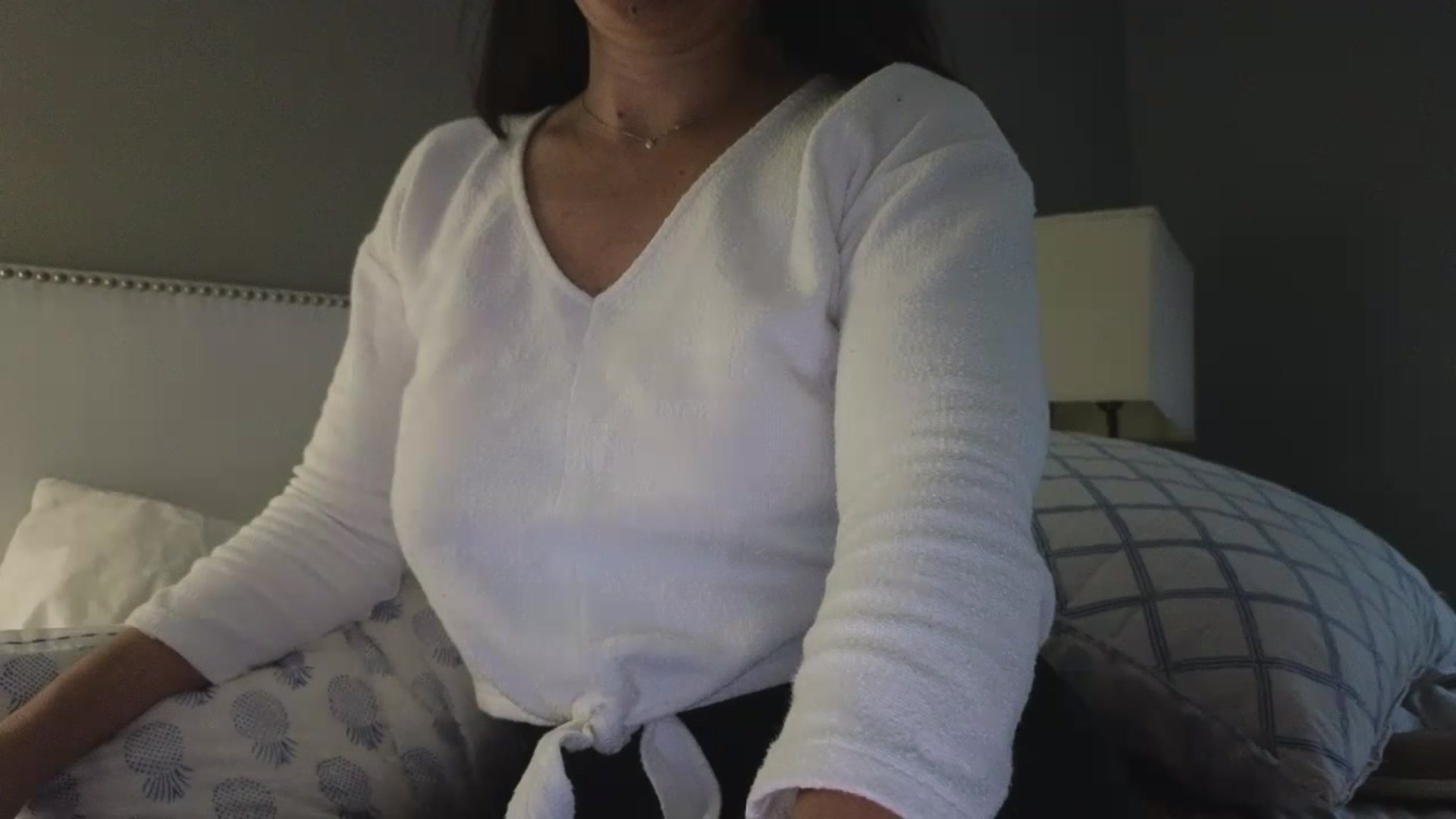 Gallery image thumbnail from olivia_virgo's myfreecams stream on, 06/08/2023, 23:52 image 5 of 20