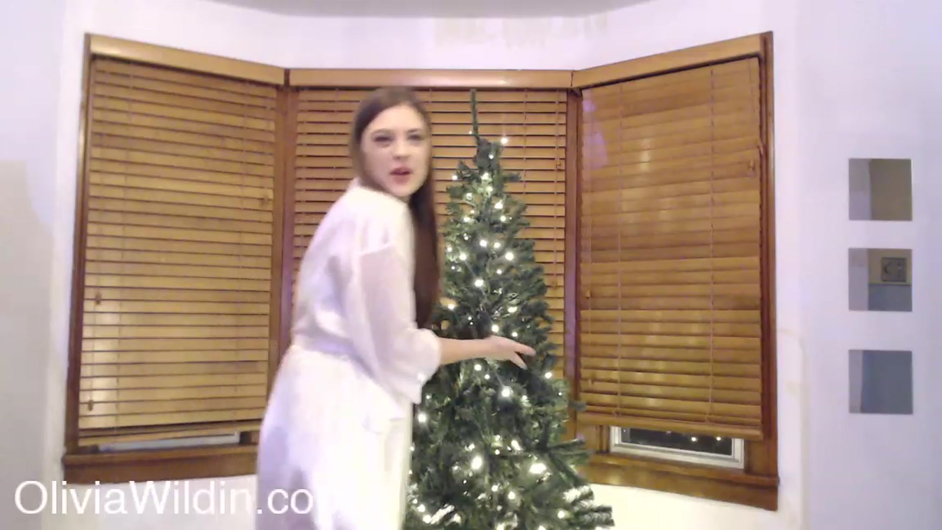 Gallery image thumbnail from oliviawildin's myfreecams stream on, 11/19/2022, 03:35 image 5 of 20