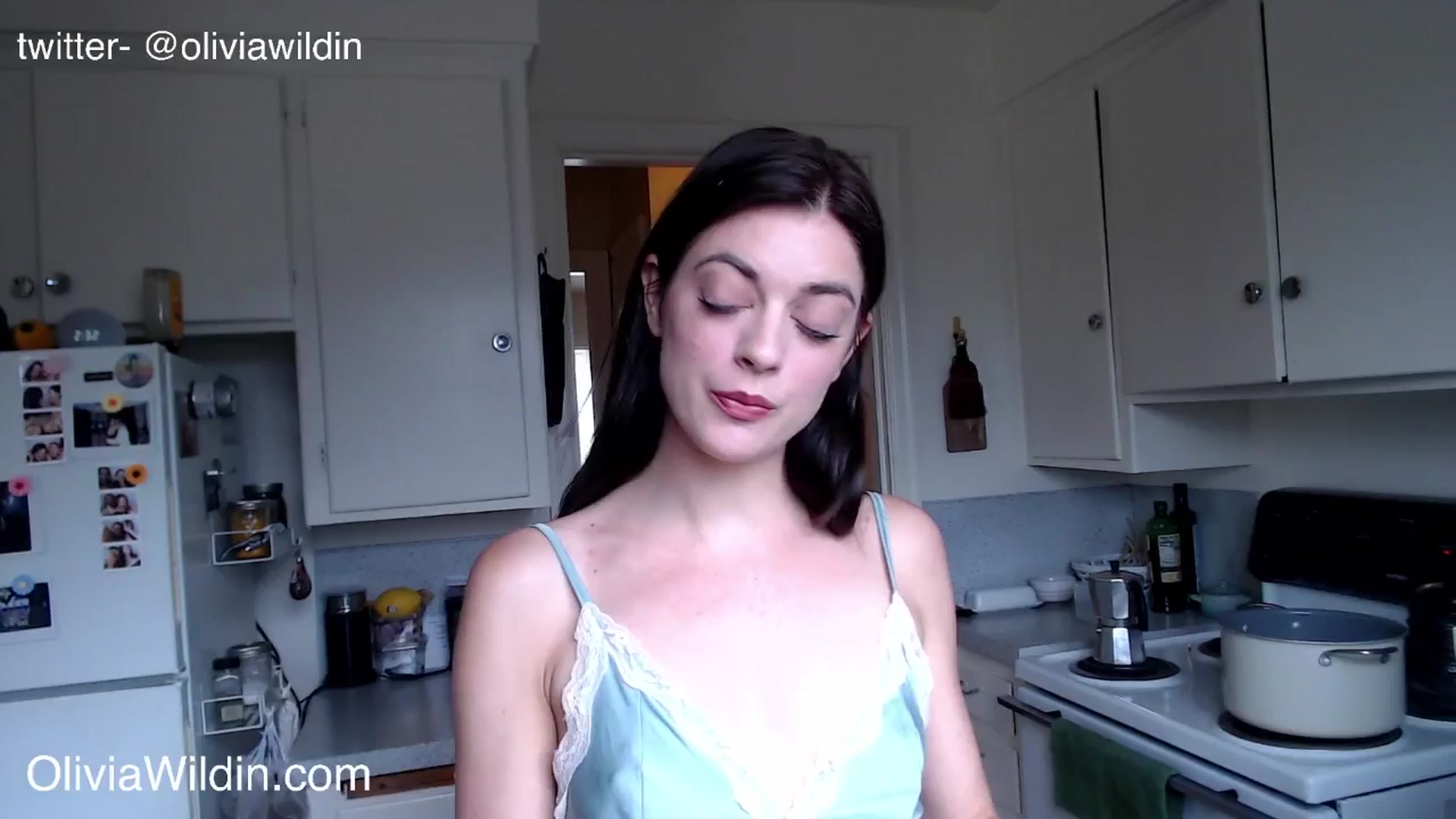 Gallery image thumbnail from oliviawildin's myfreecams stream on, 09/18/2024, 21:44 image 10 of 20