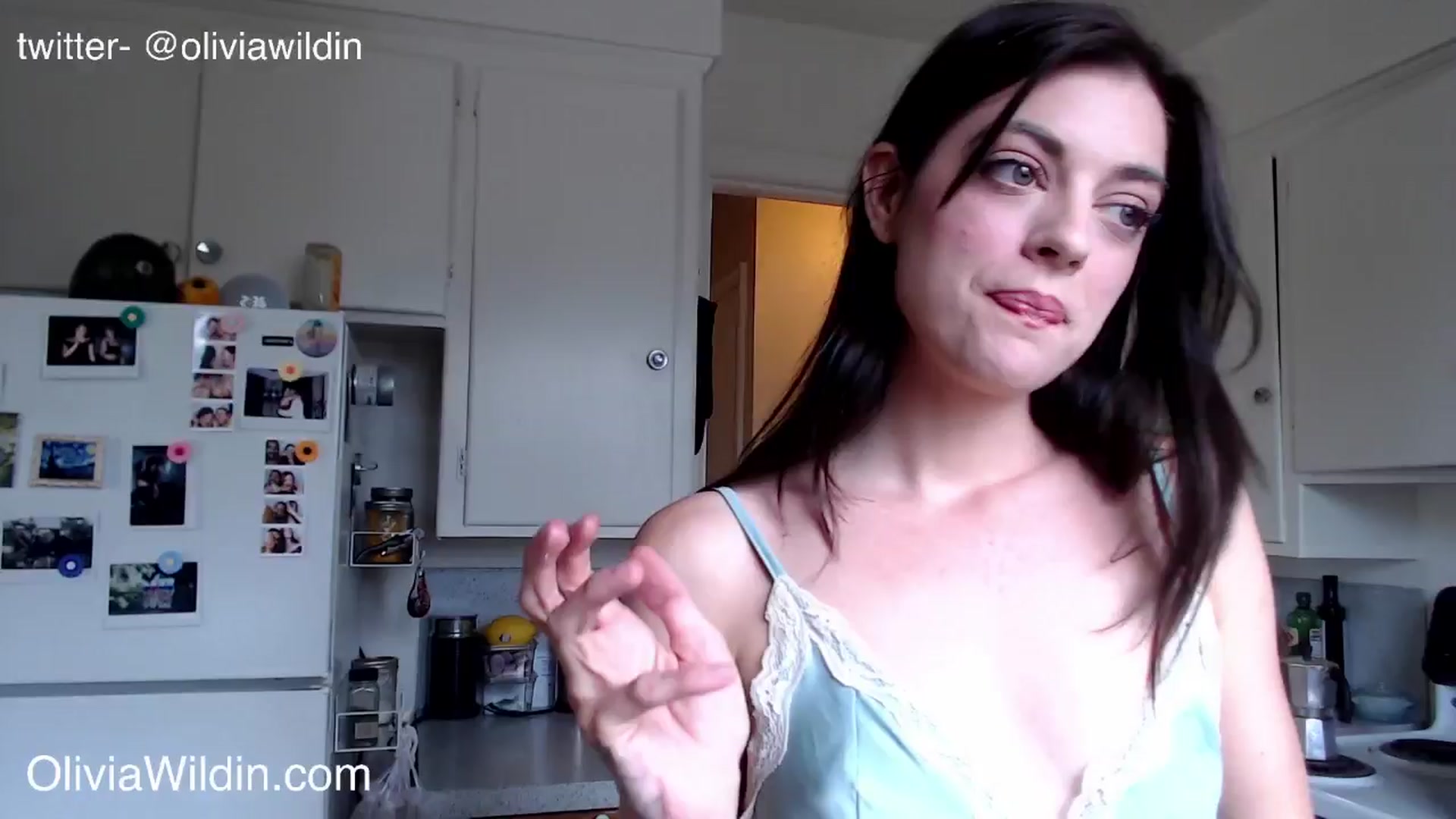 Gallery image thumbnail from oliviawildin's myfreecams stream on, 09/18/2024, 21:44 image 14 of 20