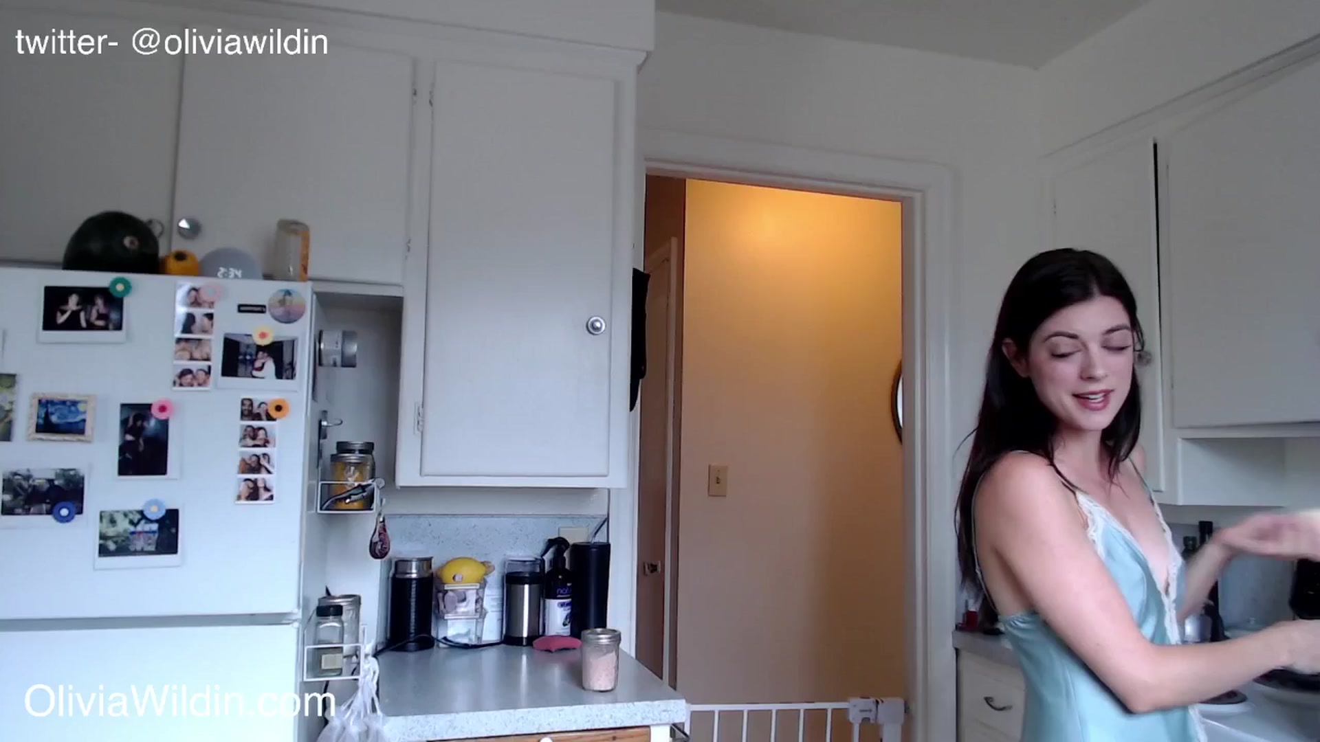 Gallery image thumbnail from oliviawildin's myfreecams stream on, 09/18/2024, 21:44 image 12 of 20