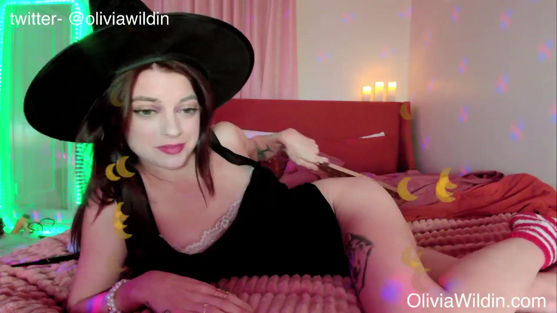Gallery image thumbnail from oliviawildin's myfreecams stream on, 10/19/2024, 04:12 image 5 of 20