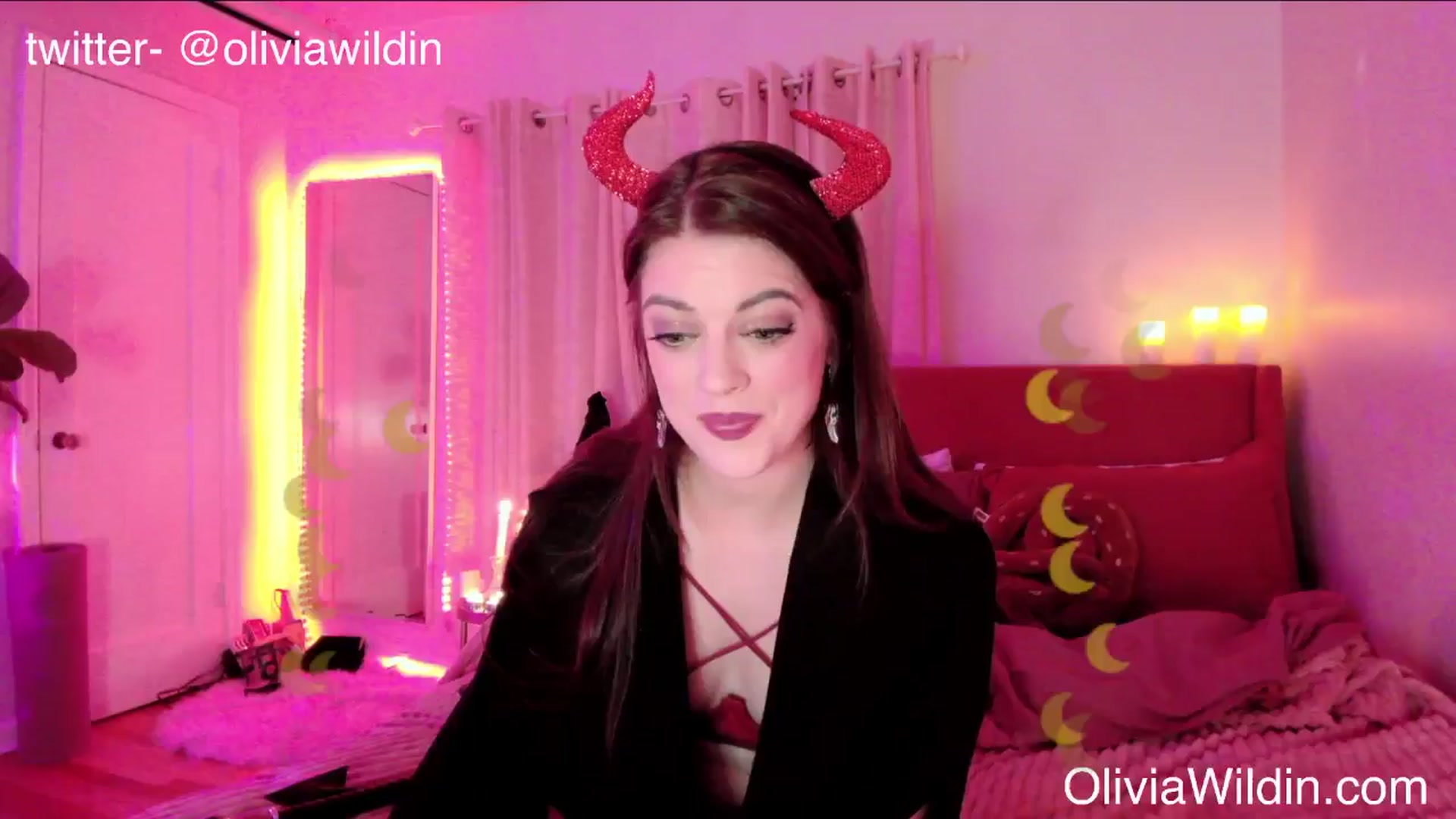 Gallery image thumbnail from oliviawildin's myfreecams stream on, 10/29/2024, 06:29 image 3 of 20