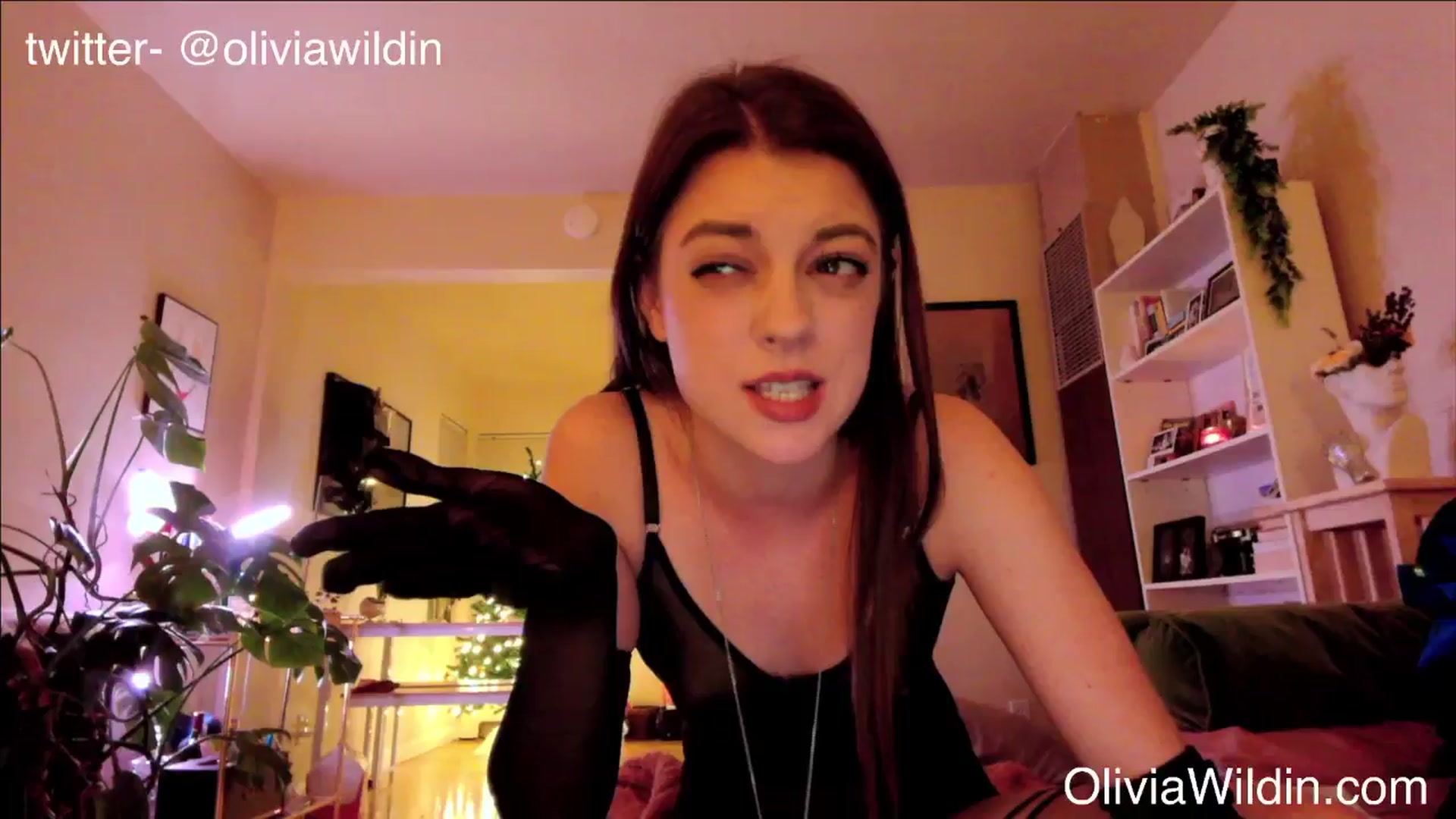 Gallery image thumbnail from oliviawildin's myfreecams stream on, 12/11/2024, 05:15 image 5 of 20