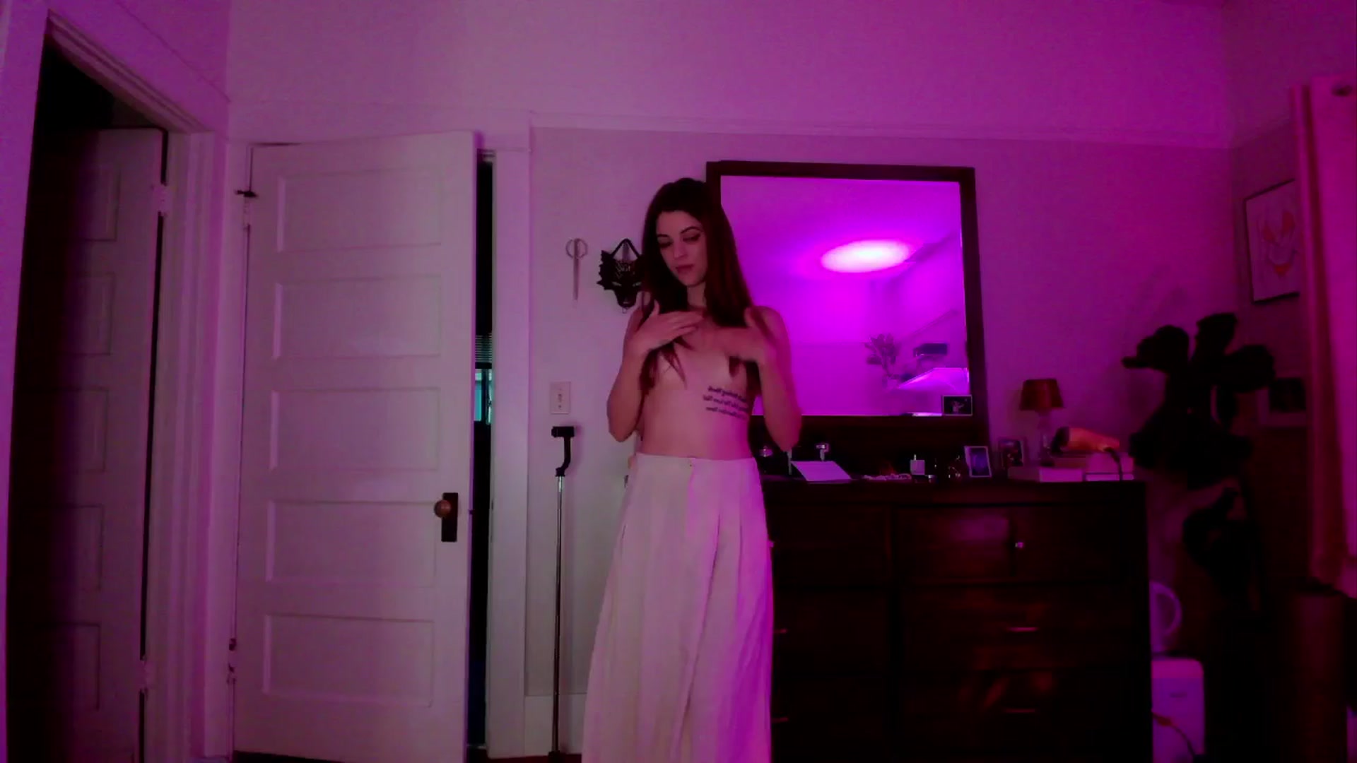 Gallery image thumbnail from oliviawildin's myfreecams stream on, 07/18/2025, 04:50 image 13 of 20