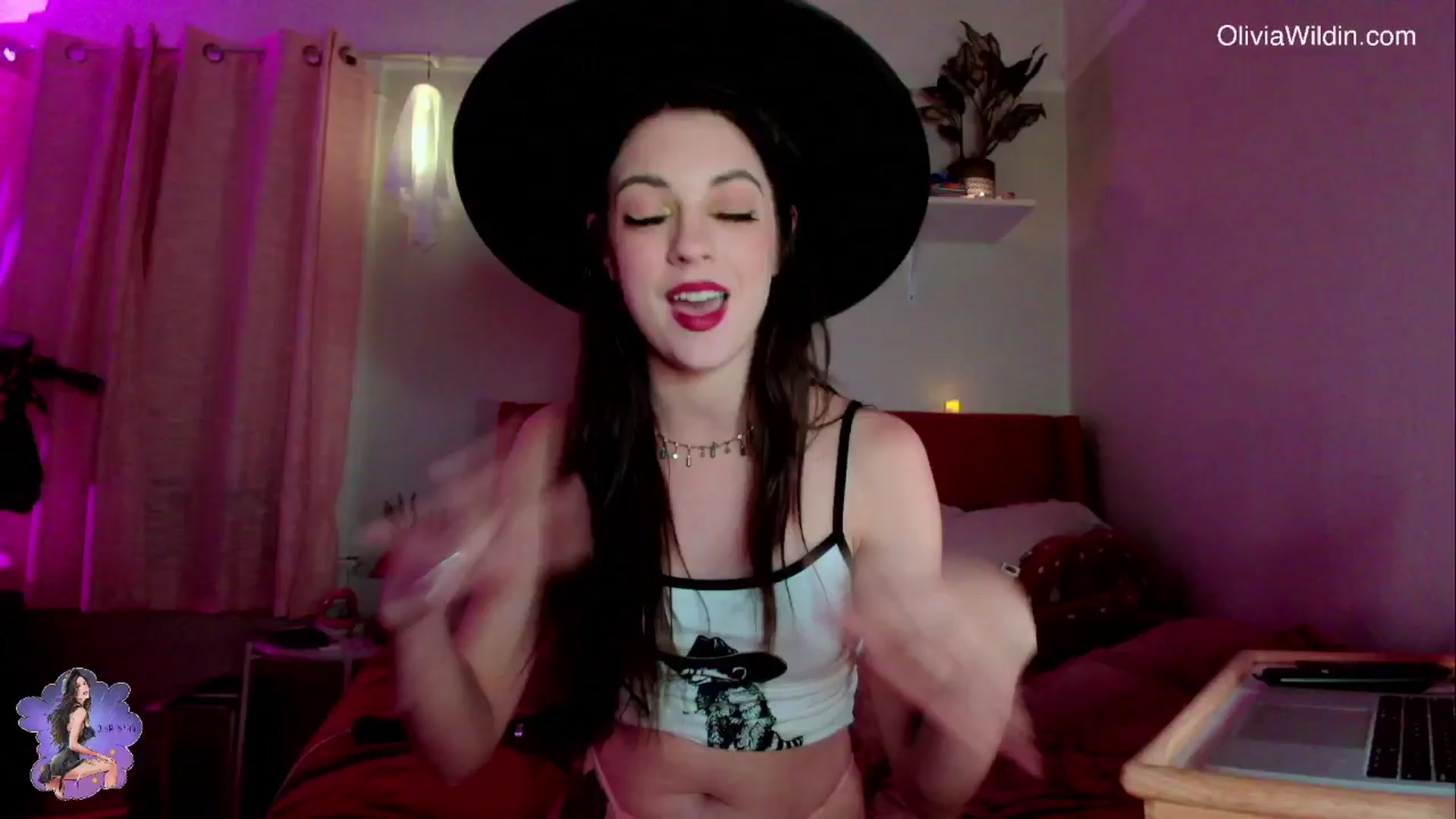 Gallery image thumbnail from oliviawildin's myfreecams stream on, 10/15/2025, 05:30 image 4 of 20