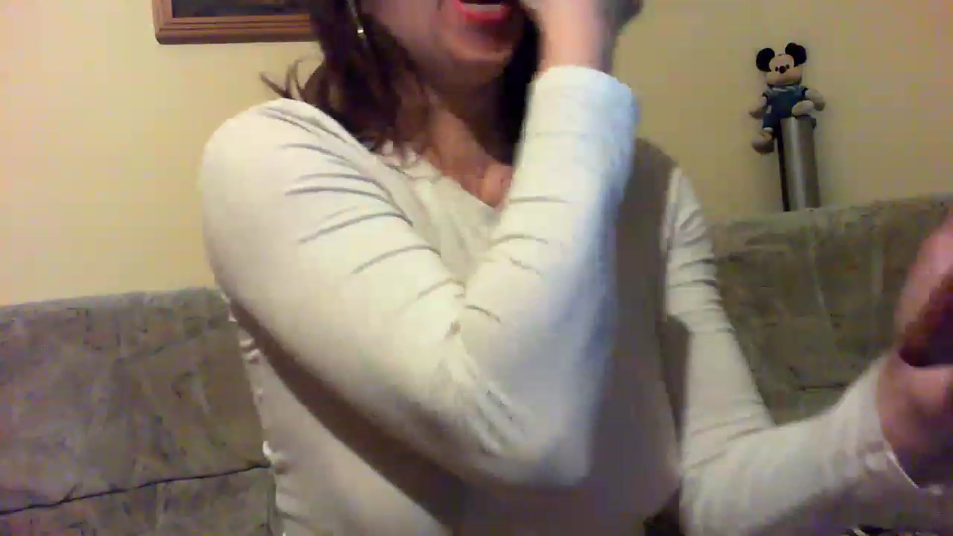 Gallery image thumbnail from olivya_1985's myfreecams stream on, 03/19/2023, 23:04 image 8 of 20