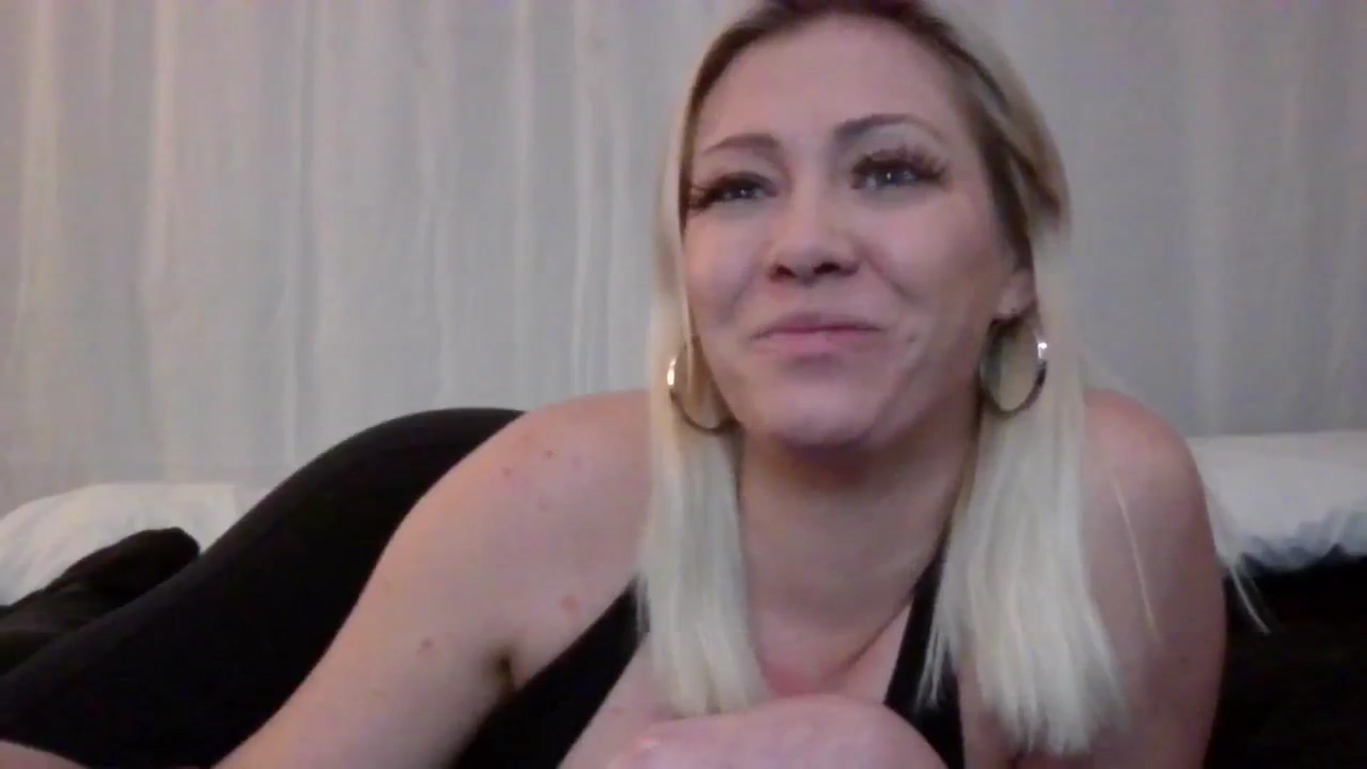 Gallery image thumbnail from oneinabillion's myfreecams stream on, 07/28/2024, 09:35 image 6 of 20