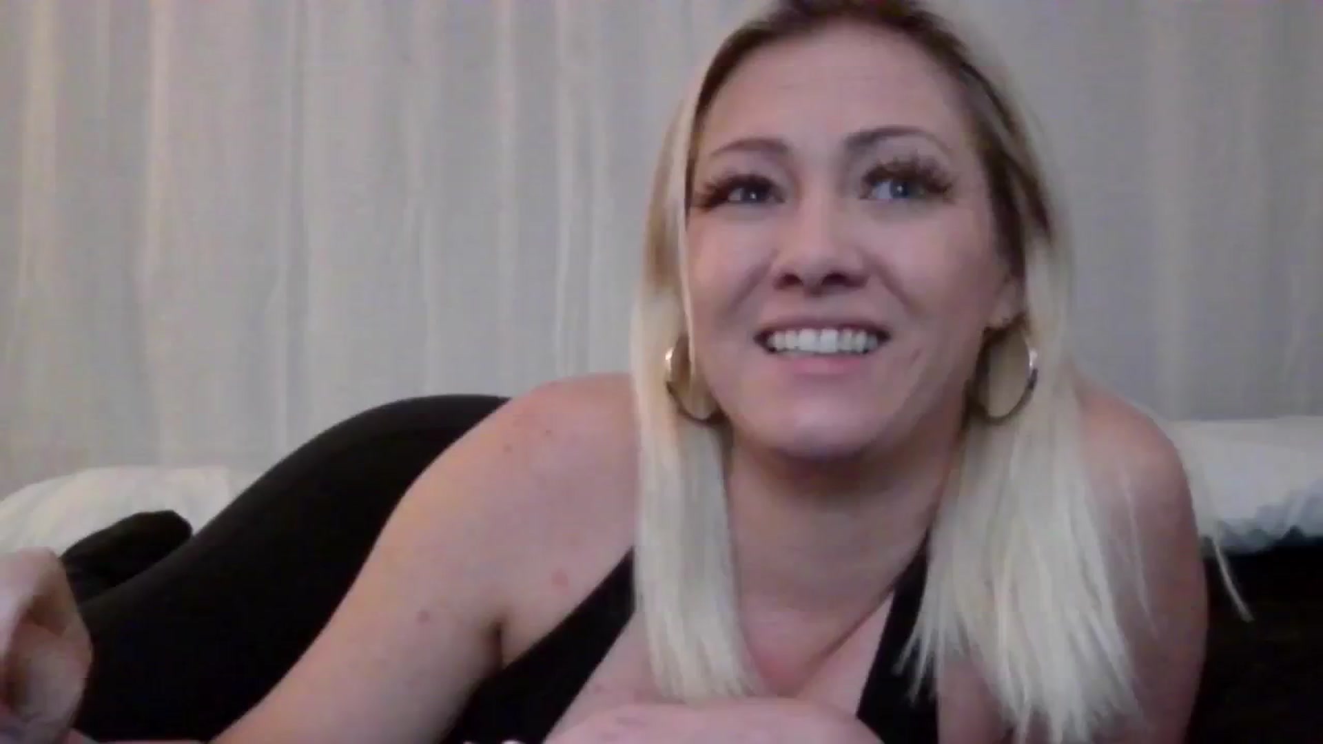Gallery image thumbnail from oneinabillion's myfreecams stream on, 07/28/2024, 09:35 image 9 of 20