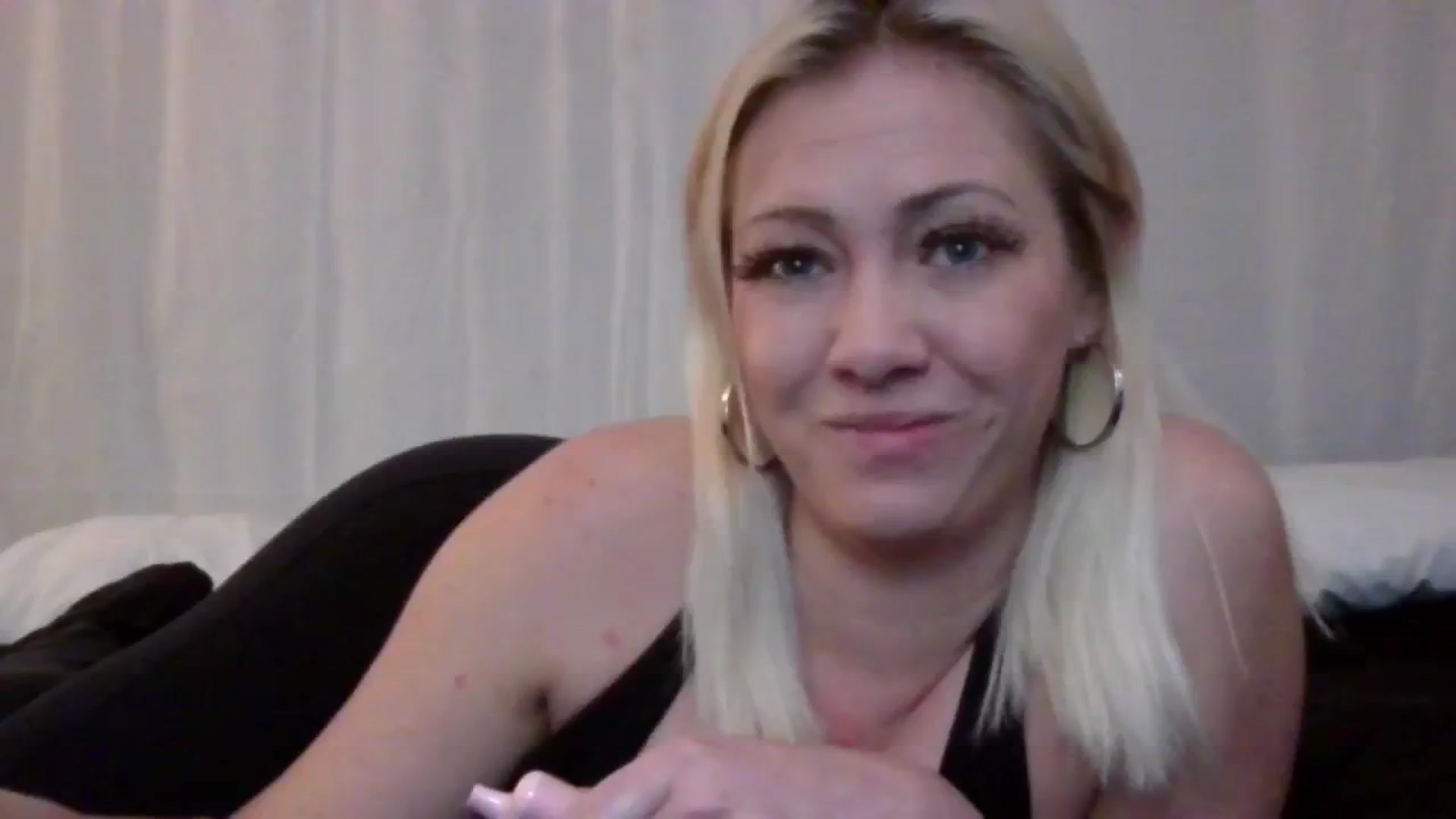 Gallery image thumbnail from oneinabillion's myfreecams stream on, 07/28/2024, 09:35 image 5 of 20