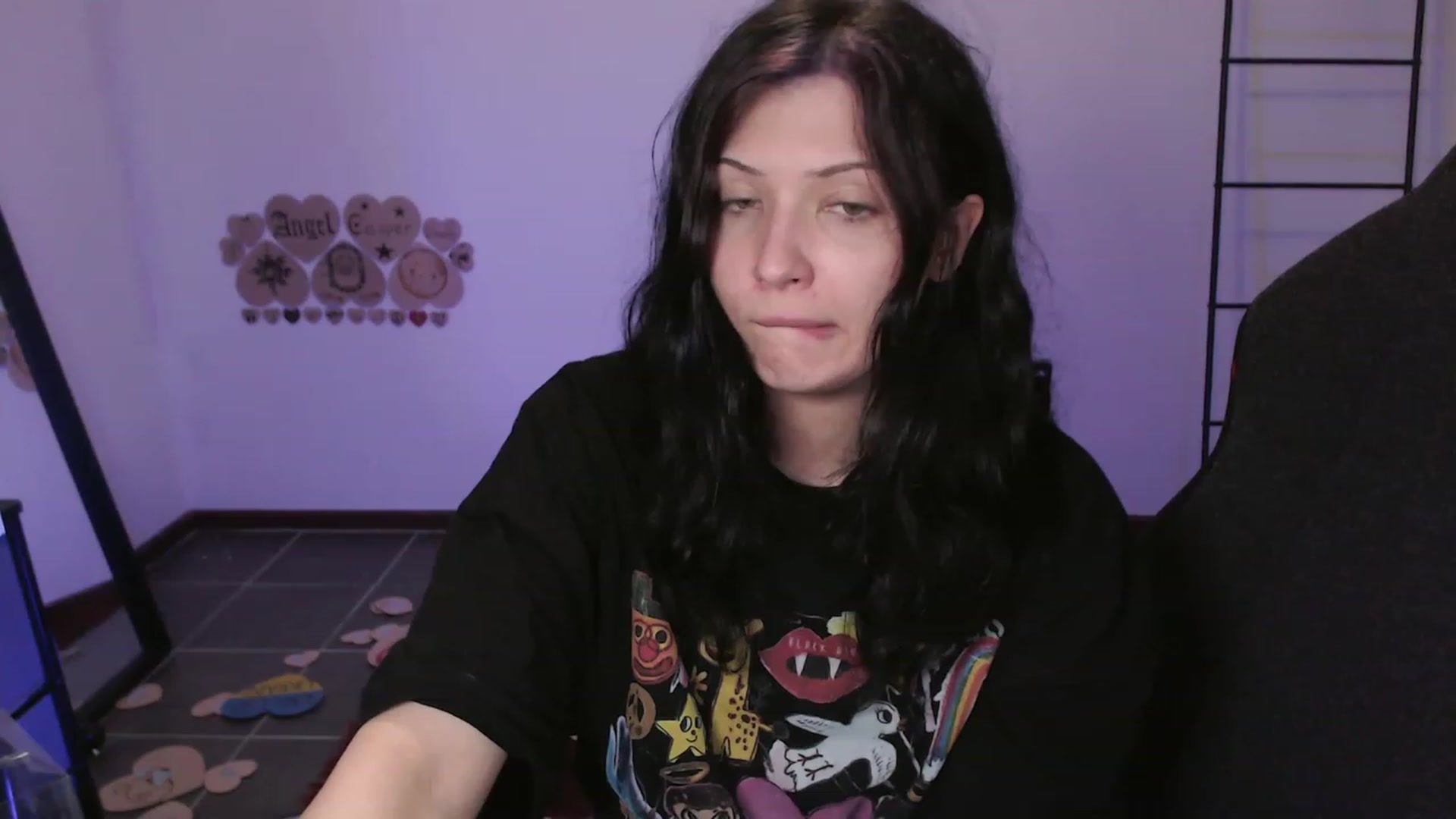 Gallery image thumbnail from online's myfreecams stream on, 12/29/2023, 05:21 image 1 of 20