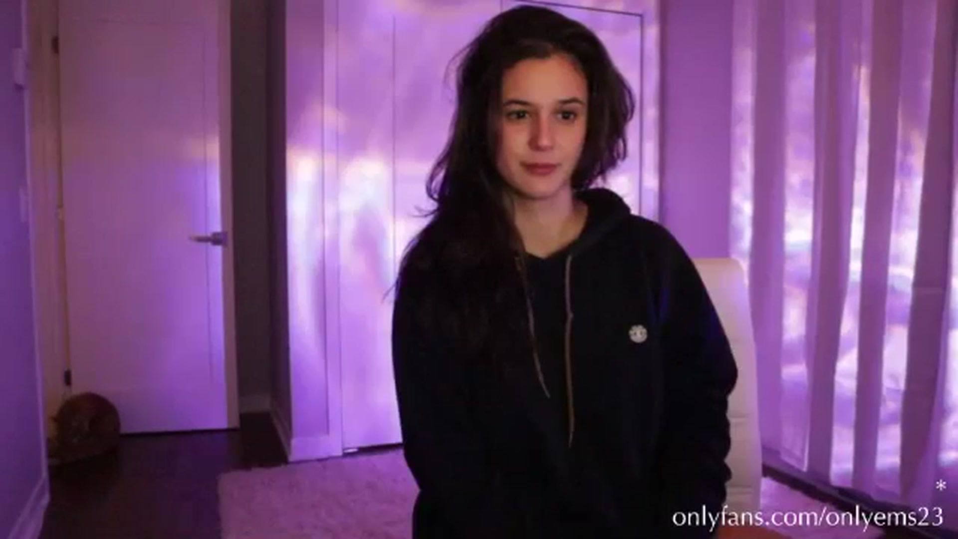Gallery image thumbnail from onlyems23's myfreecams stream on, 08/24/2024, 09:36 image 20 of 20
