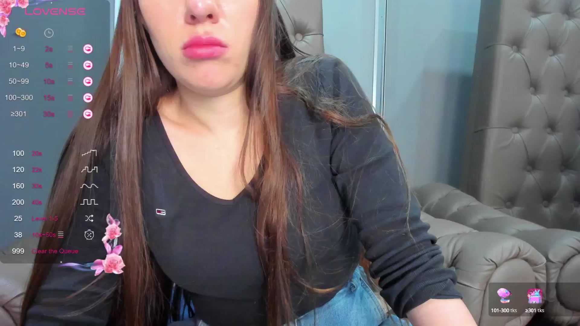 Gallery image thumbnail from ornellamuti's myfreecams stream on, 04/01/2025, 09:17 image 3 of 20