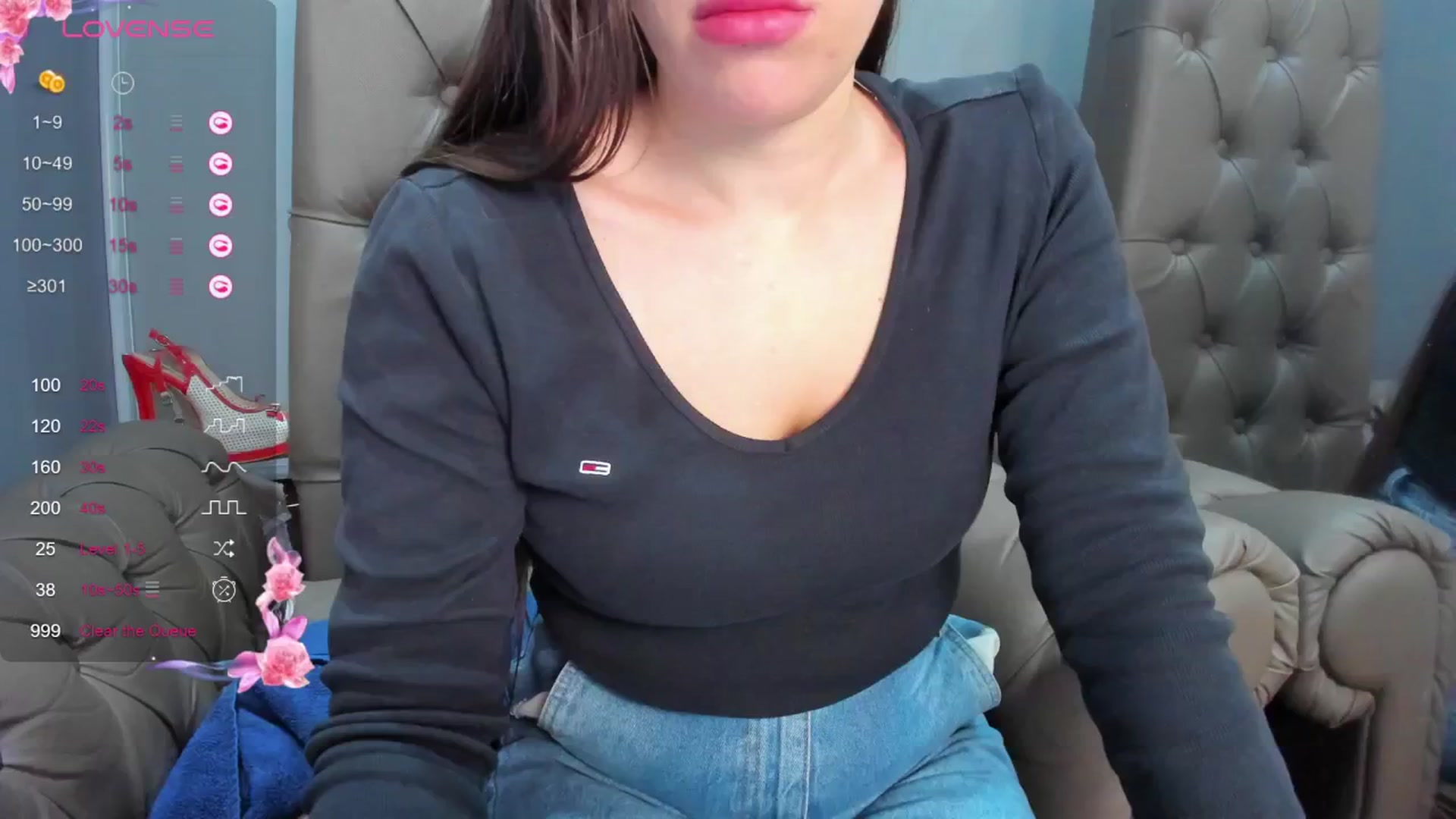 Gallery image thumbnail from ornellamuti's myfreecams stream on, 04/01/2025, 09:17 image 17 of 20