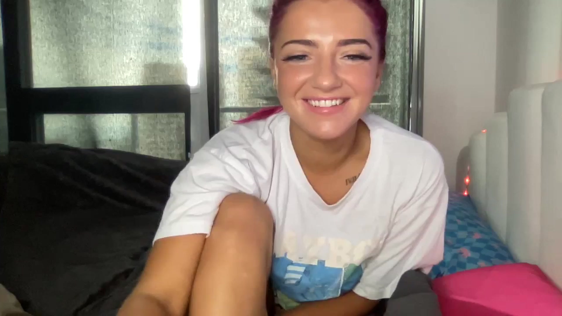 Gallery image thumbnail from oxKRYSTALxo's myfreecams stream on, 09/24/2023, 15:21 image 12 of 20