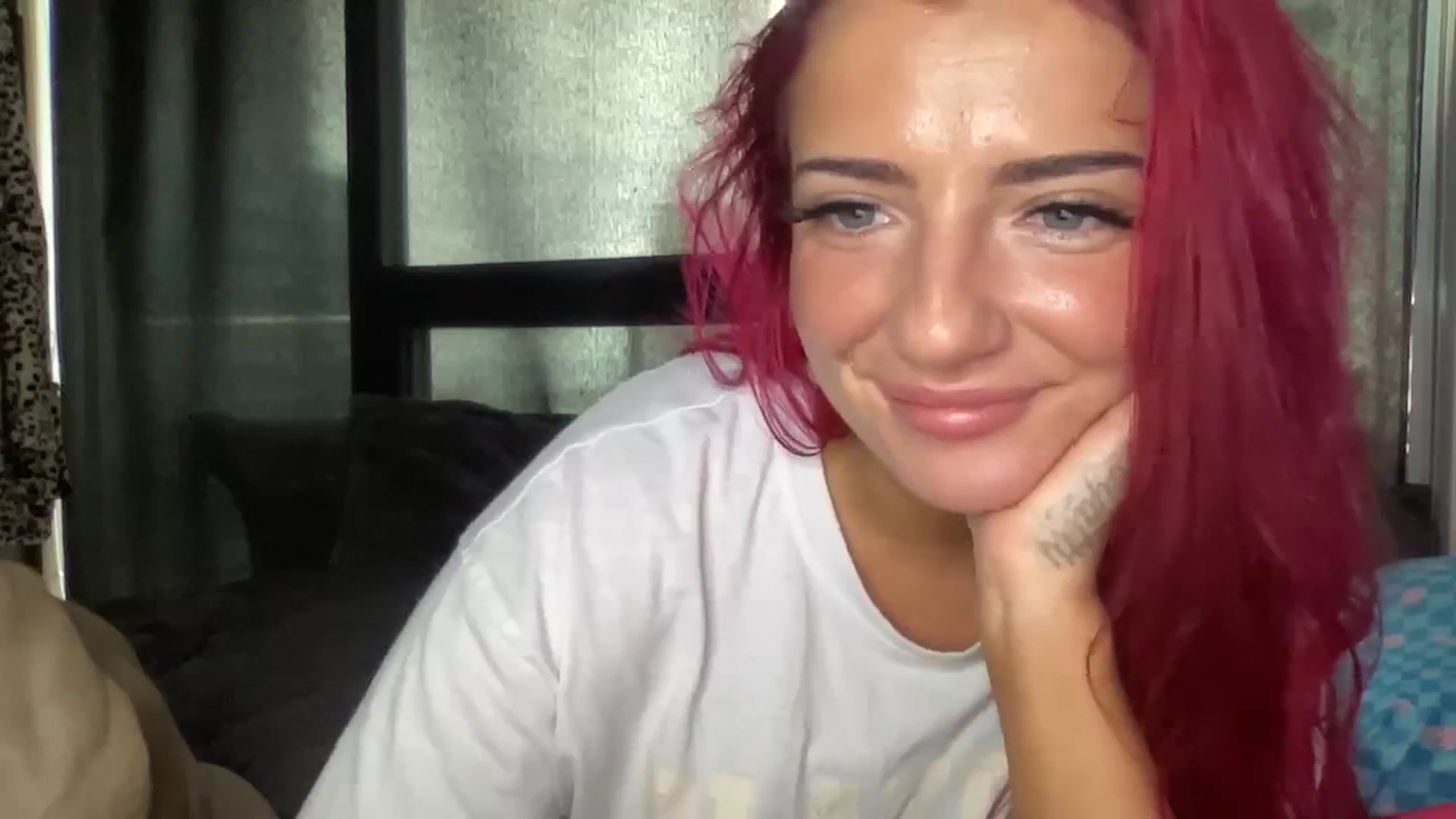 Gallery image thumbnail from oxKRYSTALxo's myfreecams stream on, 09/24/2023, 16:54 image 2 of 20