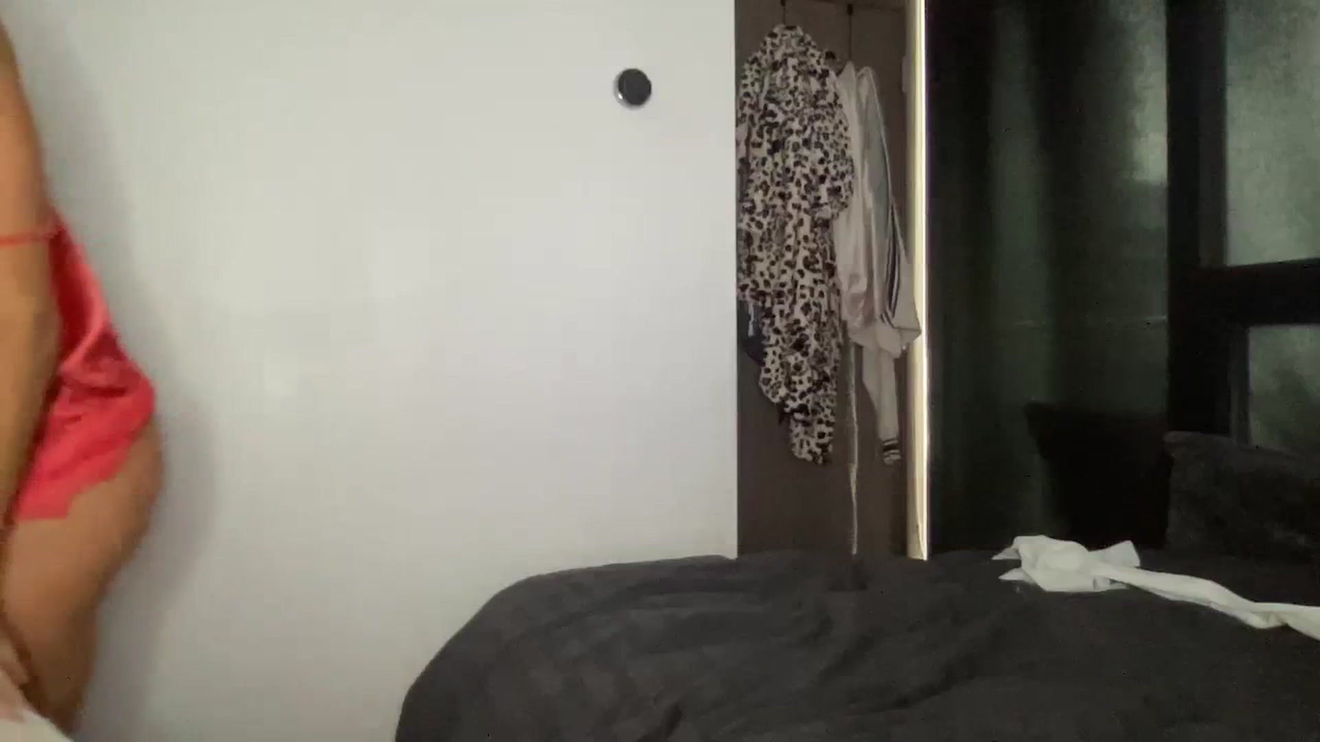 Gallery image thumbnail from oxKRYSTALxo's myfreecams stream on, 09/24/2023, 22:07 image 11 of 20