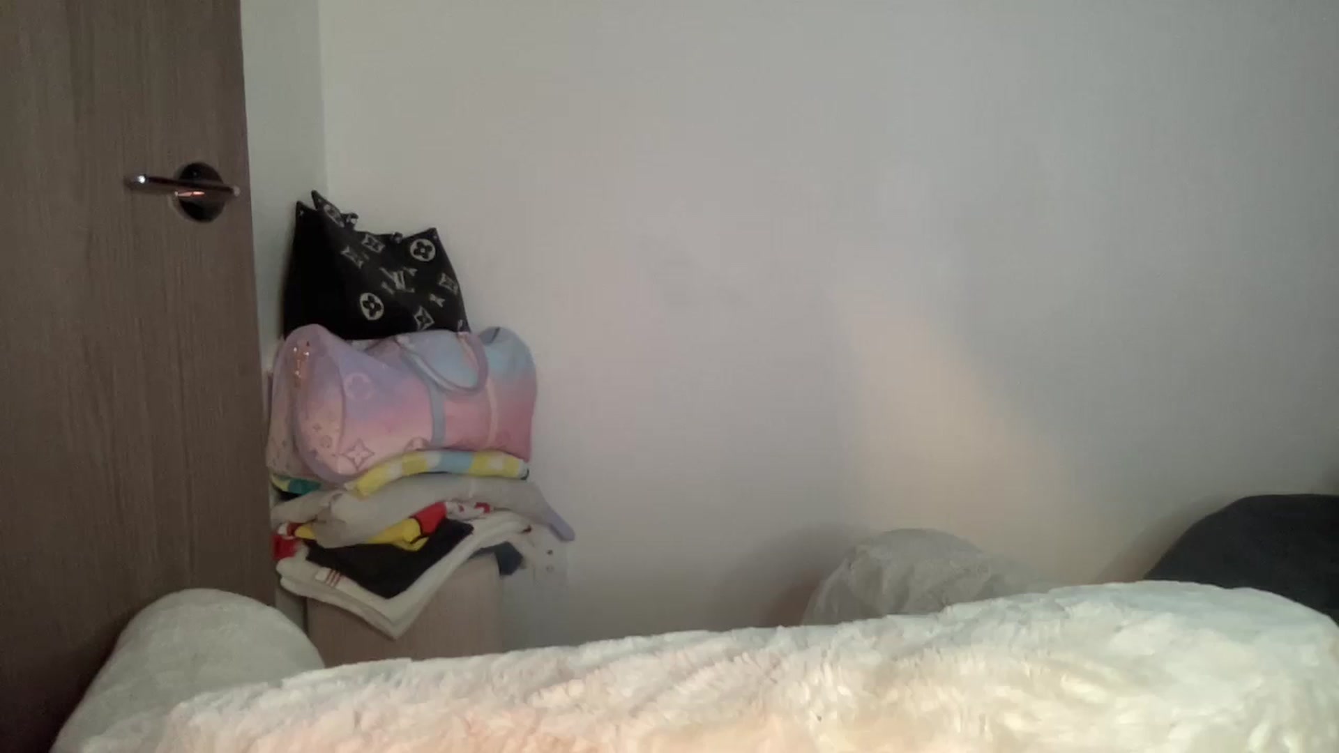 Gallery image thumbnail from oxKRYSTALxo's myfreecams stream on, 09/25/2023, 03:47 image 19 of 20