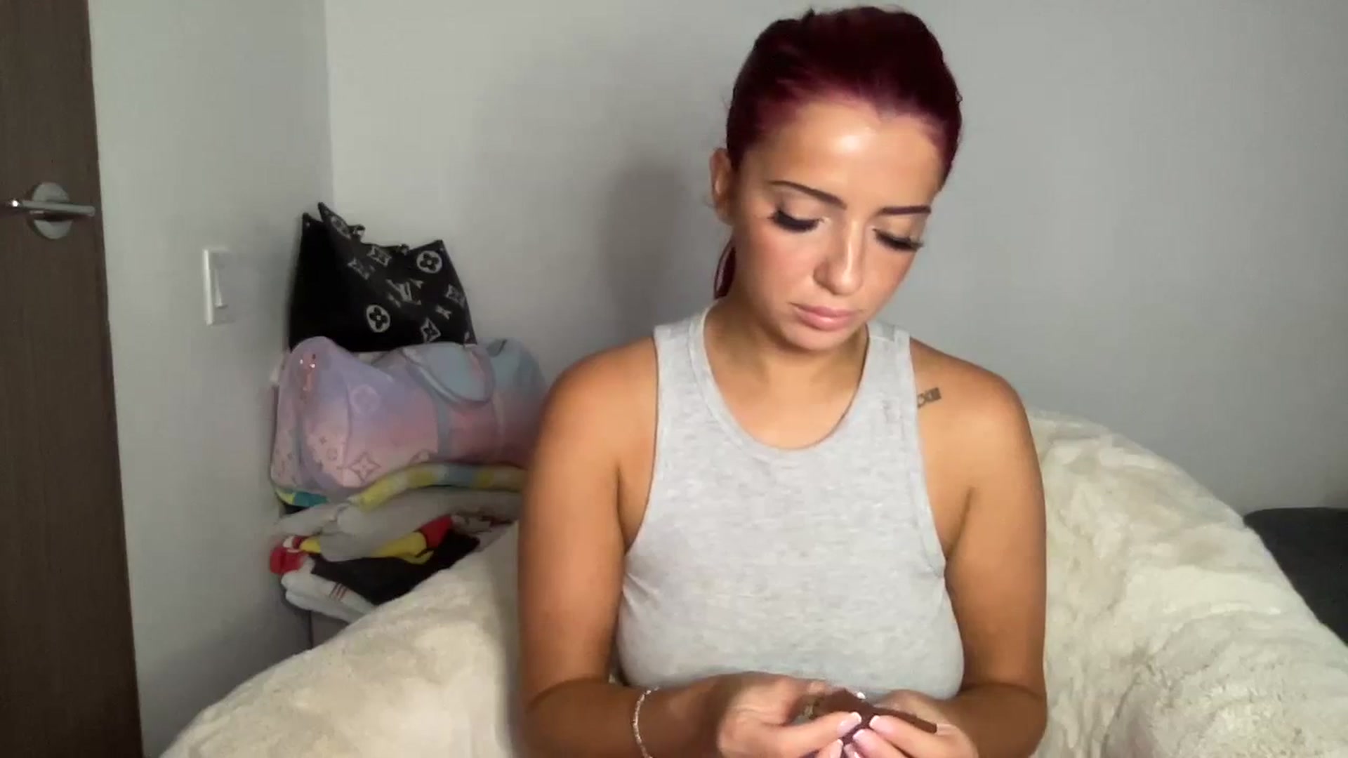 Gallery image thumbnail from oxKRYSTALxo's myfreecams stream on, 09/25/2023, 04:24 image 2 of 20