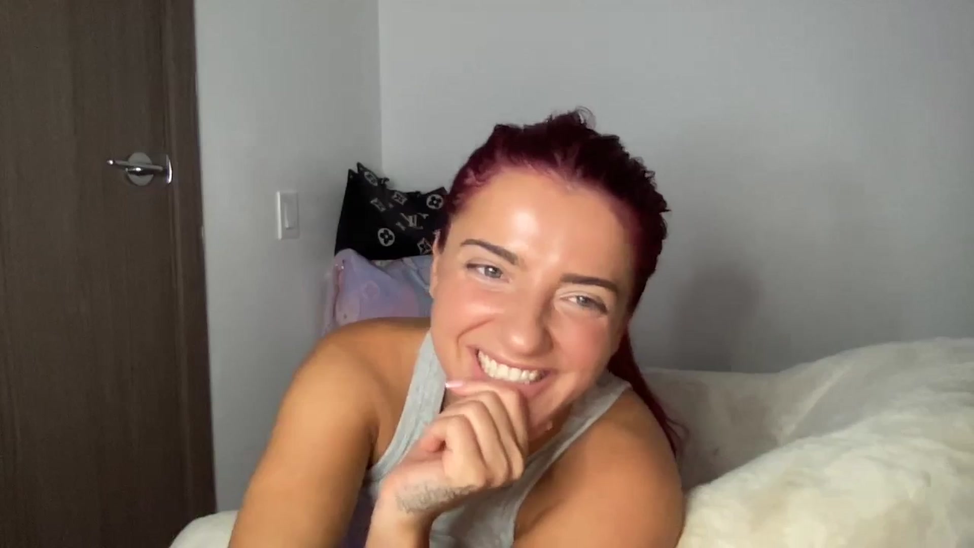 Gallery image thumbnail from oxKRYSTALxo's myfreecams stream on, 09/26/2023, 02:42 image 7 of 20