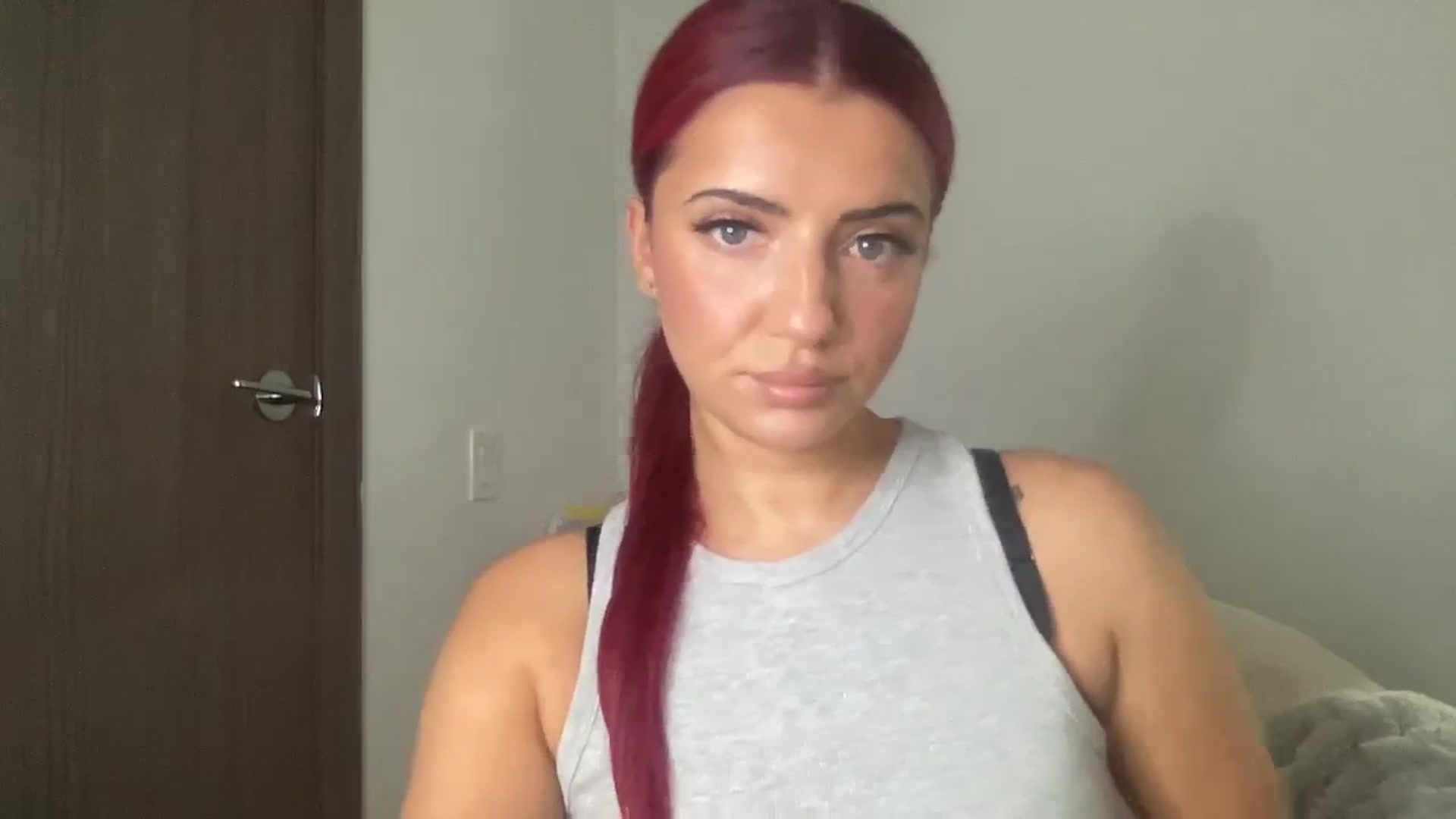 Gallery image thumbnail from oxKRYSTALxo's myfreecams stream on, 09/28/2023, 19:14 image 3 of 20