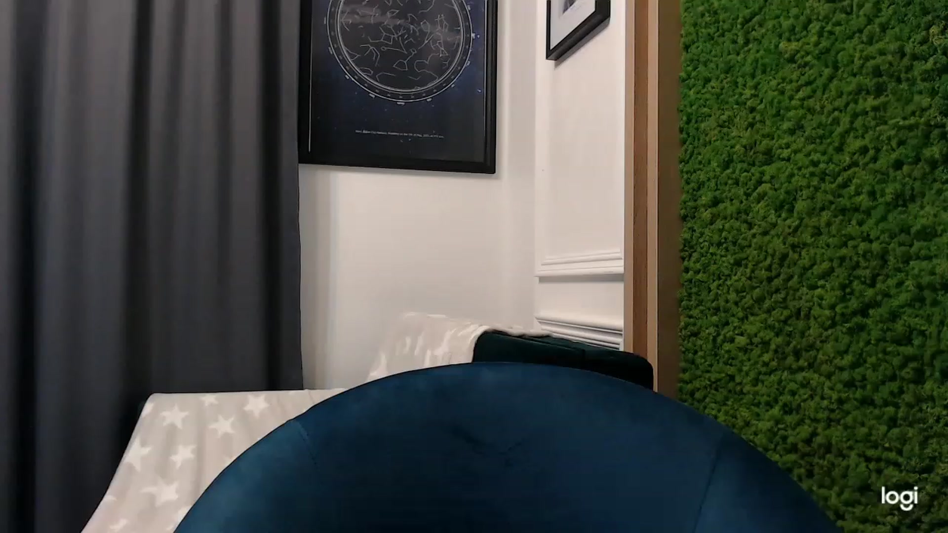 Gallery image thumbnail from oxxxy's myfreecams stream on, 11/15/2022, 07:35 image 14 of 20