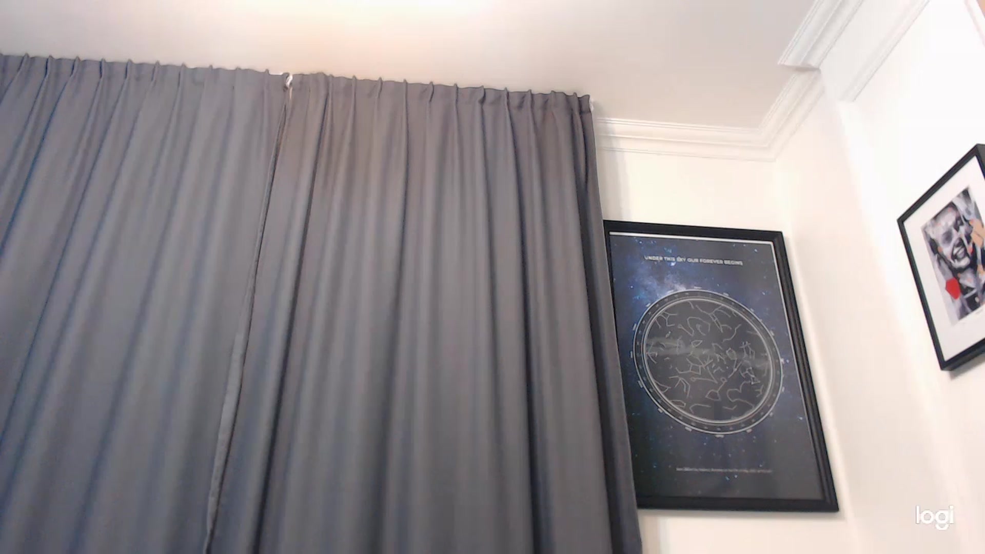 Gallery image thumbnail from oxxxy's myfreecams stream on, 11/19/2022, 15:47 image 17 of 20