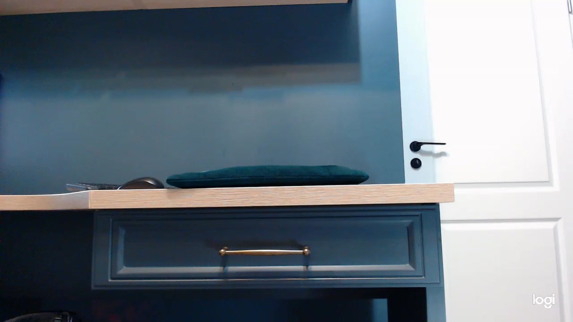 Gallery image thumbnail from oxxxy's myfreecams stream on, 12/24/2022, 08:17 image 8 of 20