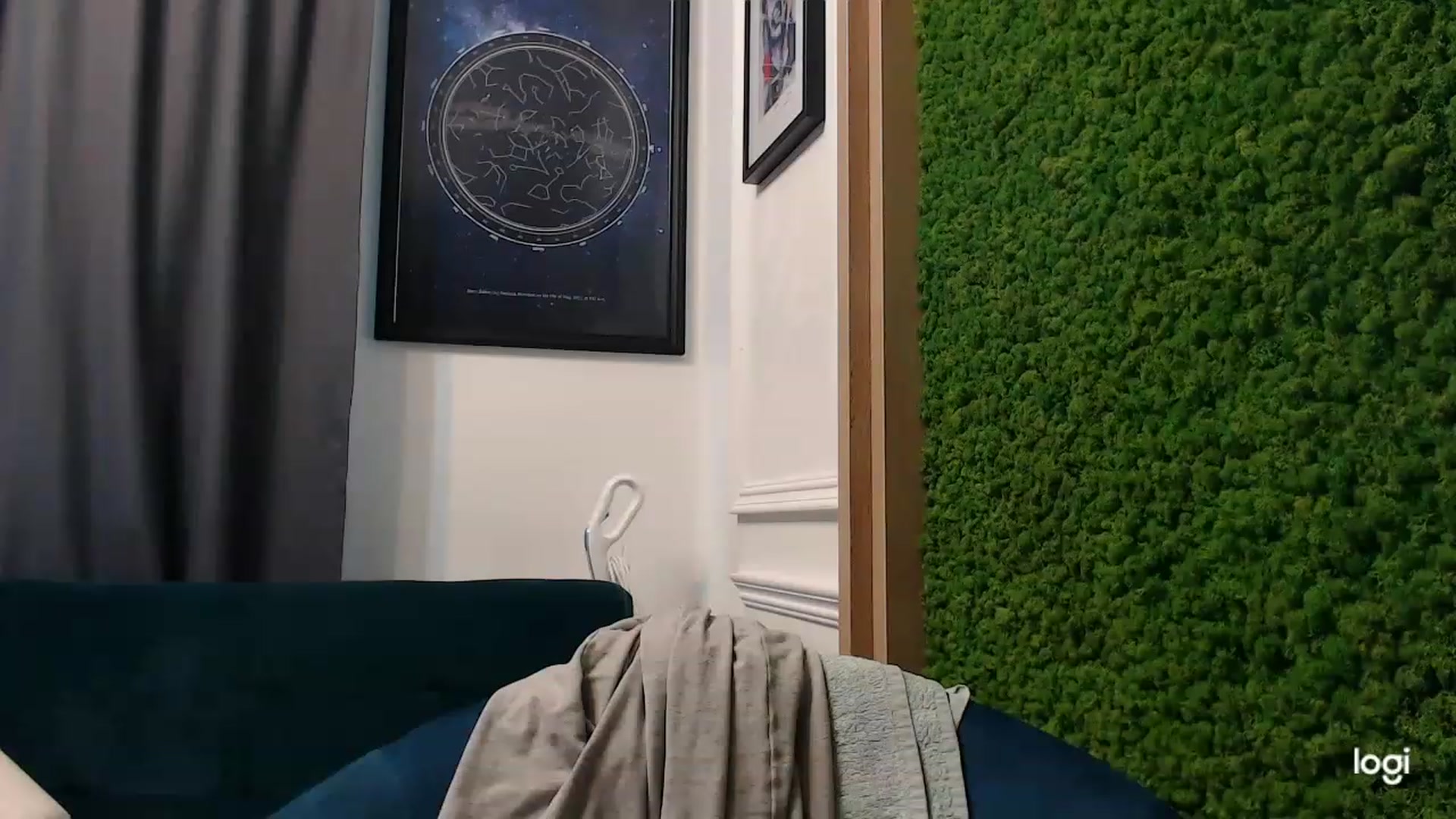 Gallery image thumbnail from oxxxy's myfreecams stream on, 03/03/2023, 08:51 image 17 of 20