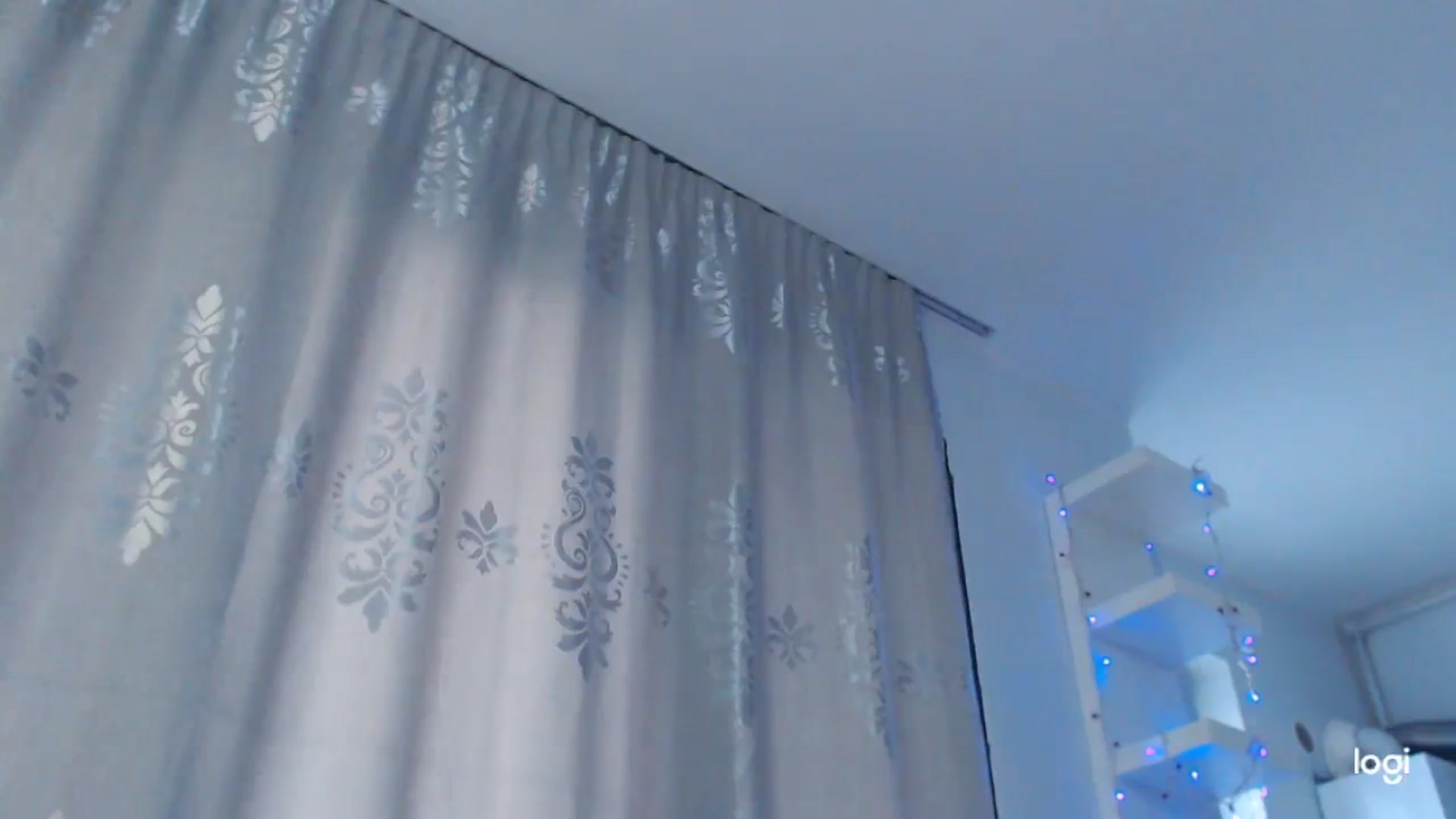 Gallery image thumbnail from oxxxy's myfreecams stream on, 01/25/2024, 07:10 image 17 of 20