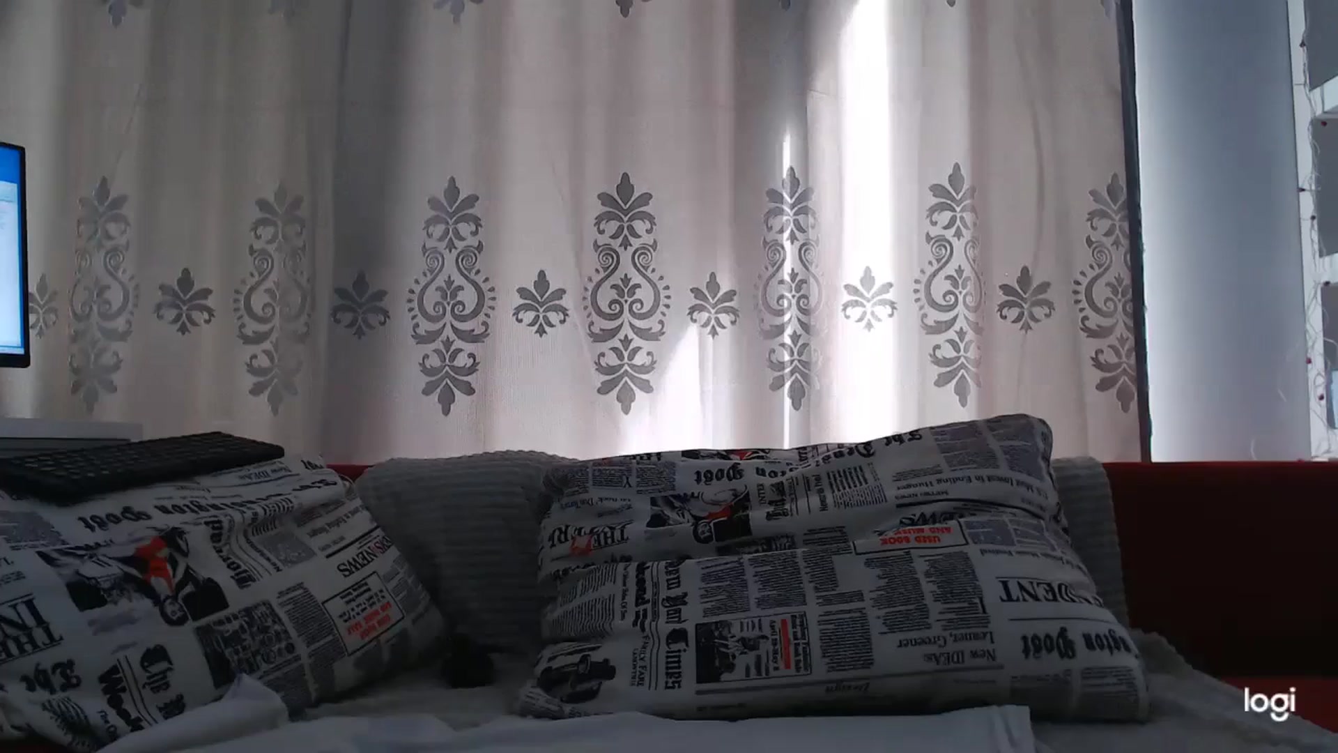 Gallery image thumbnail from oxxxy's myfreecams stream on, 06/02/2024, 07:37 image 12 of 20