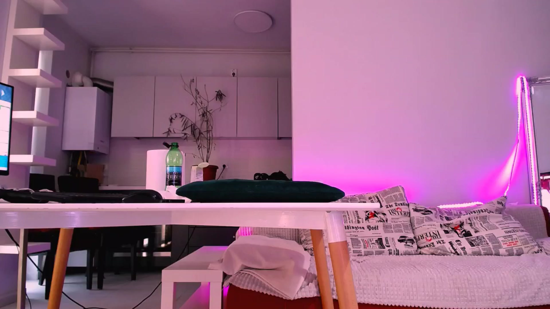 Gallery image thumbnail from oxxxy's myfreecams stream on, 09/08/2025, 07:54 image 10 of 20