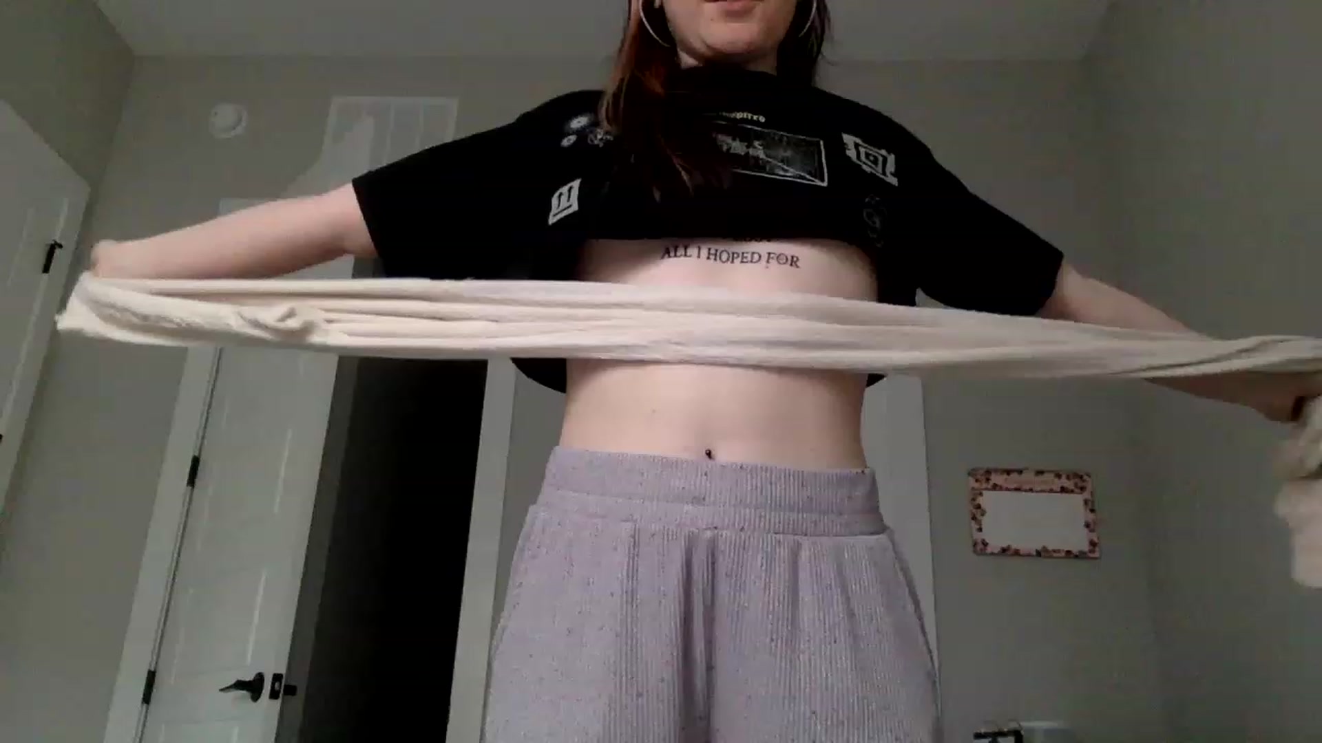 Gallery image thumbnail from p_alaska's myfreecams stream on, 03/01/2023, 16:45 image 19 of 20