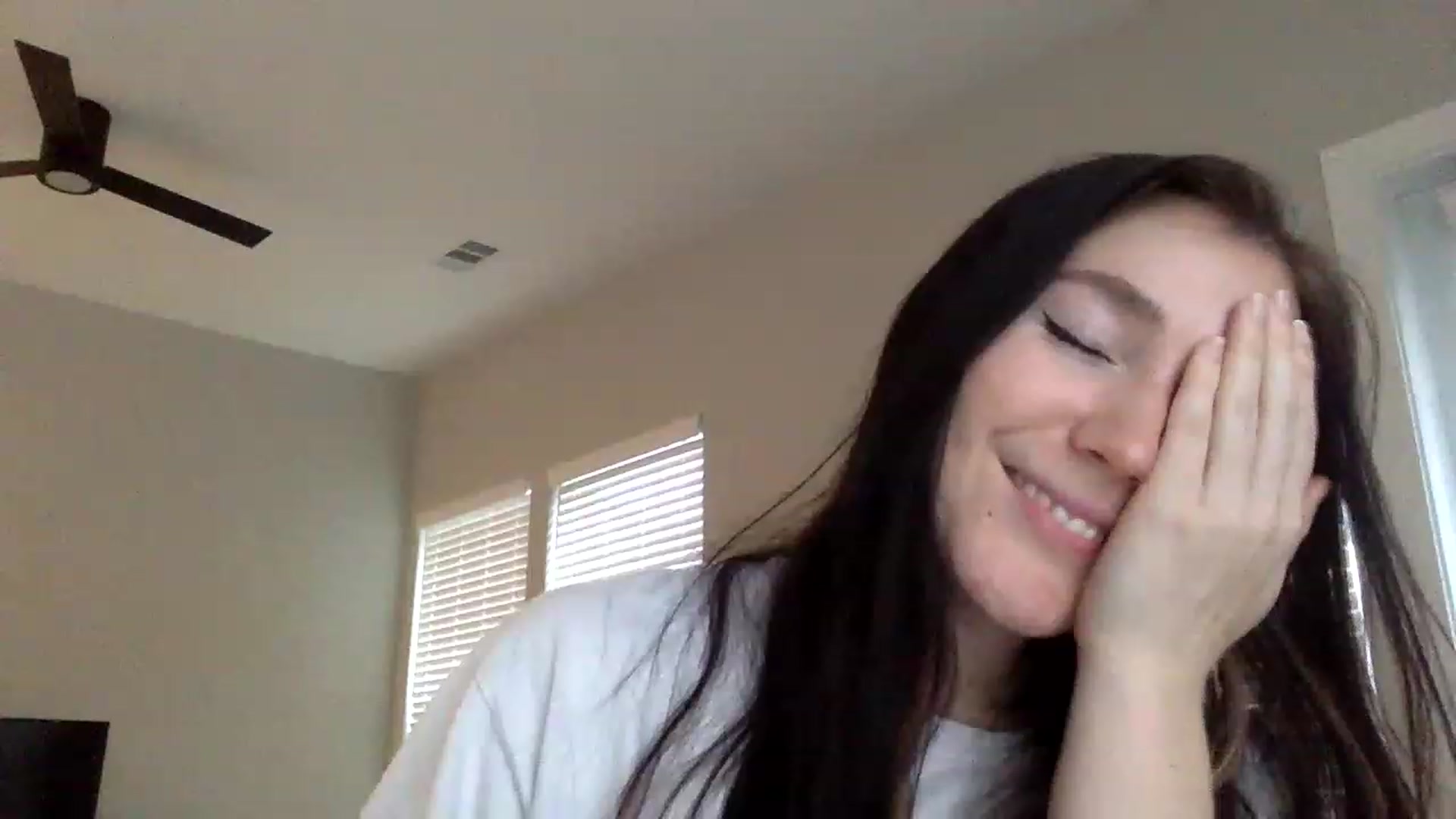 Gallery image thumbnail from p_alaska's myfreecams stream on, 03/03/2023, 14:06 image 17 of 20