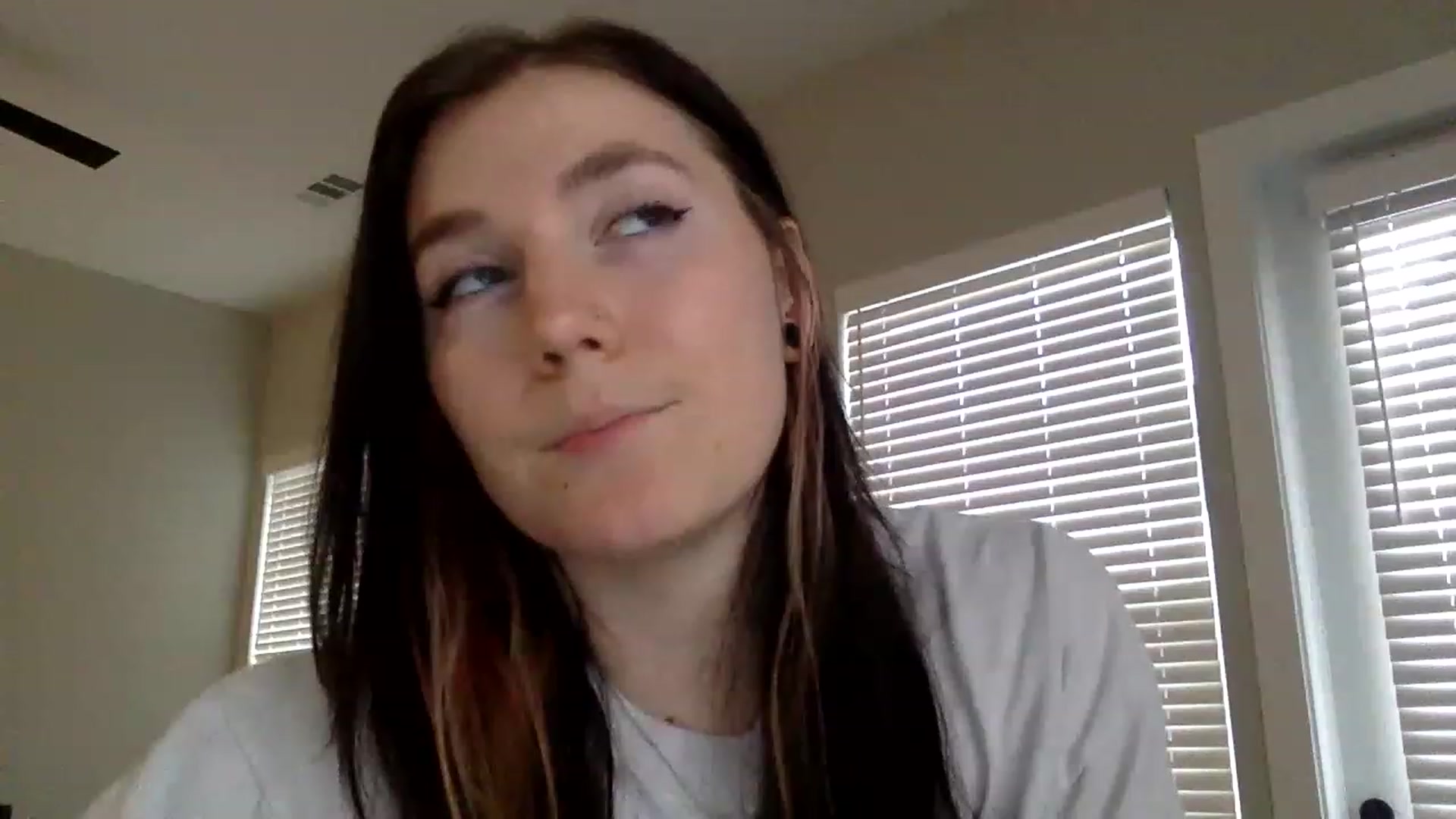 Gallery image thumbnail from p_alaska's myfreecams stream on, 03/03/2023, 14:06 image 3 of 20