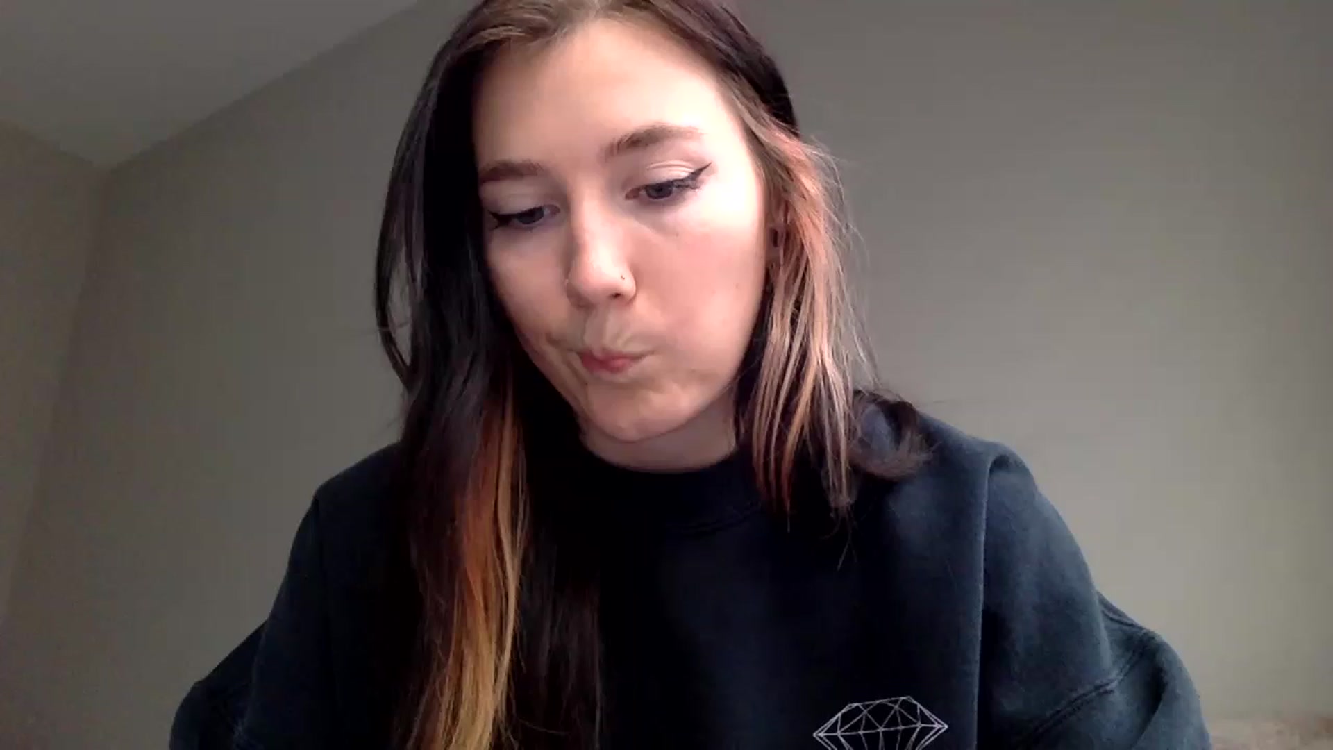 Gallery image thumbnail from p_alaska's myfreecams stream on, 03/06/2023, 14:32 image 11 of 20