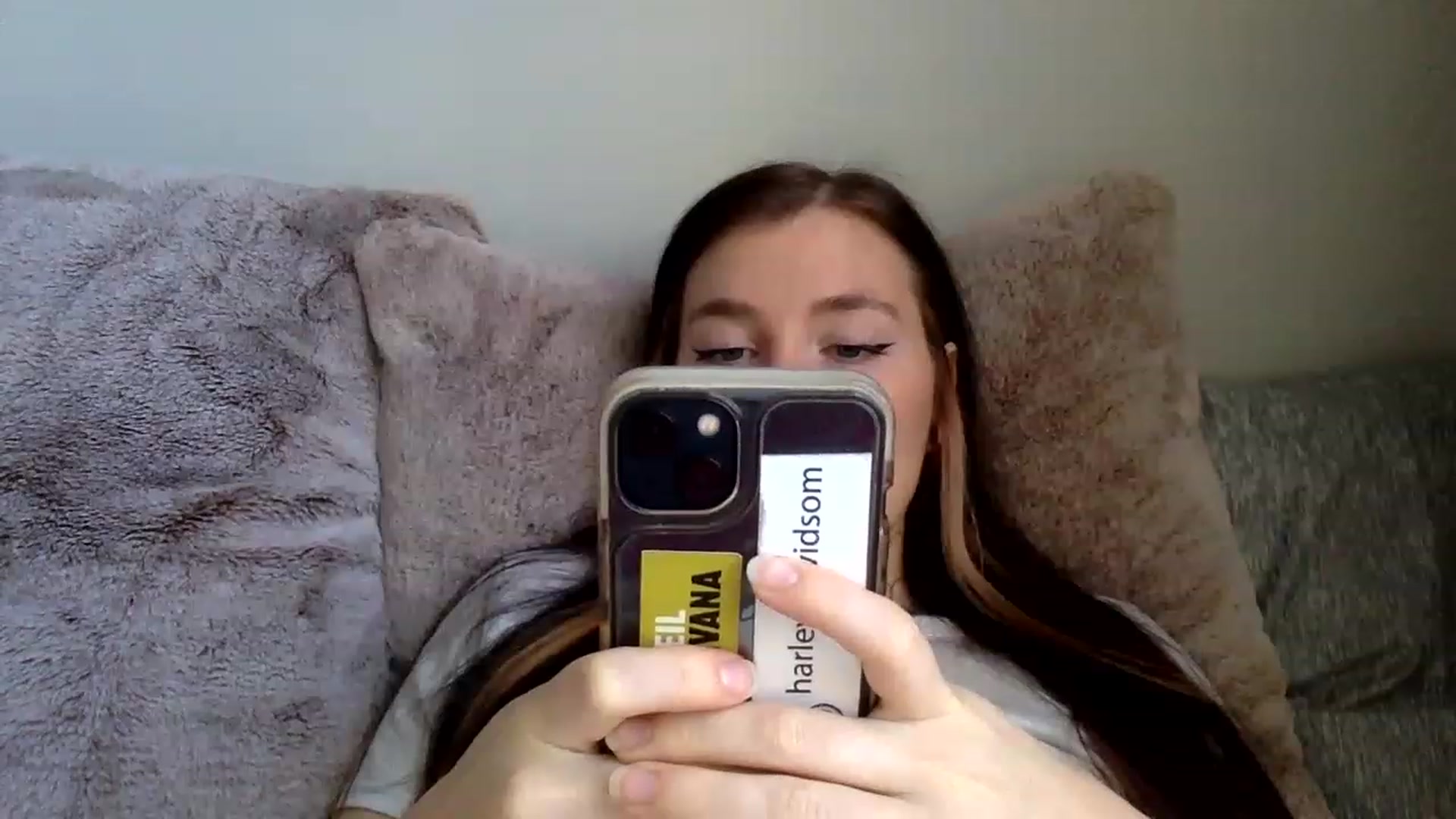 Gallery image thumbnail from p_alaska's myfreecams stream on, 03/08/2023, 13:33 image 9 of 20