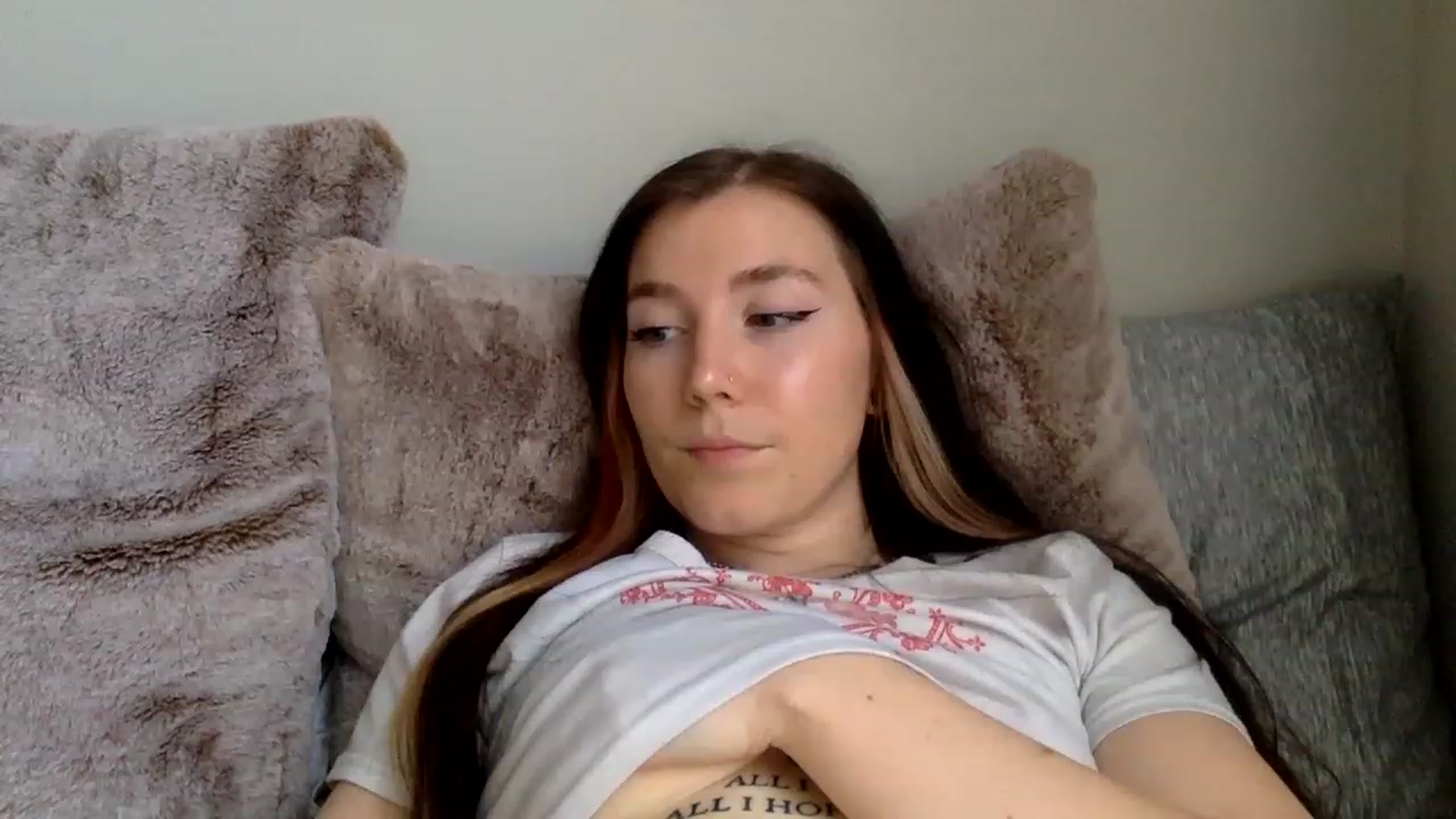 Gallery image thumbnail from p_alaska's myfreecams stream on, 03/08/2023, 14:45 image 17 of 20