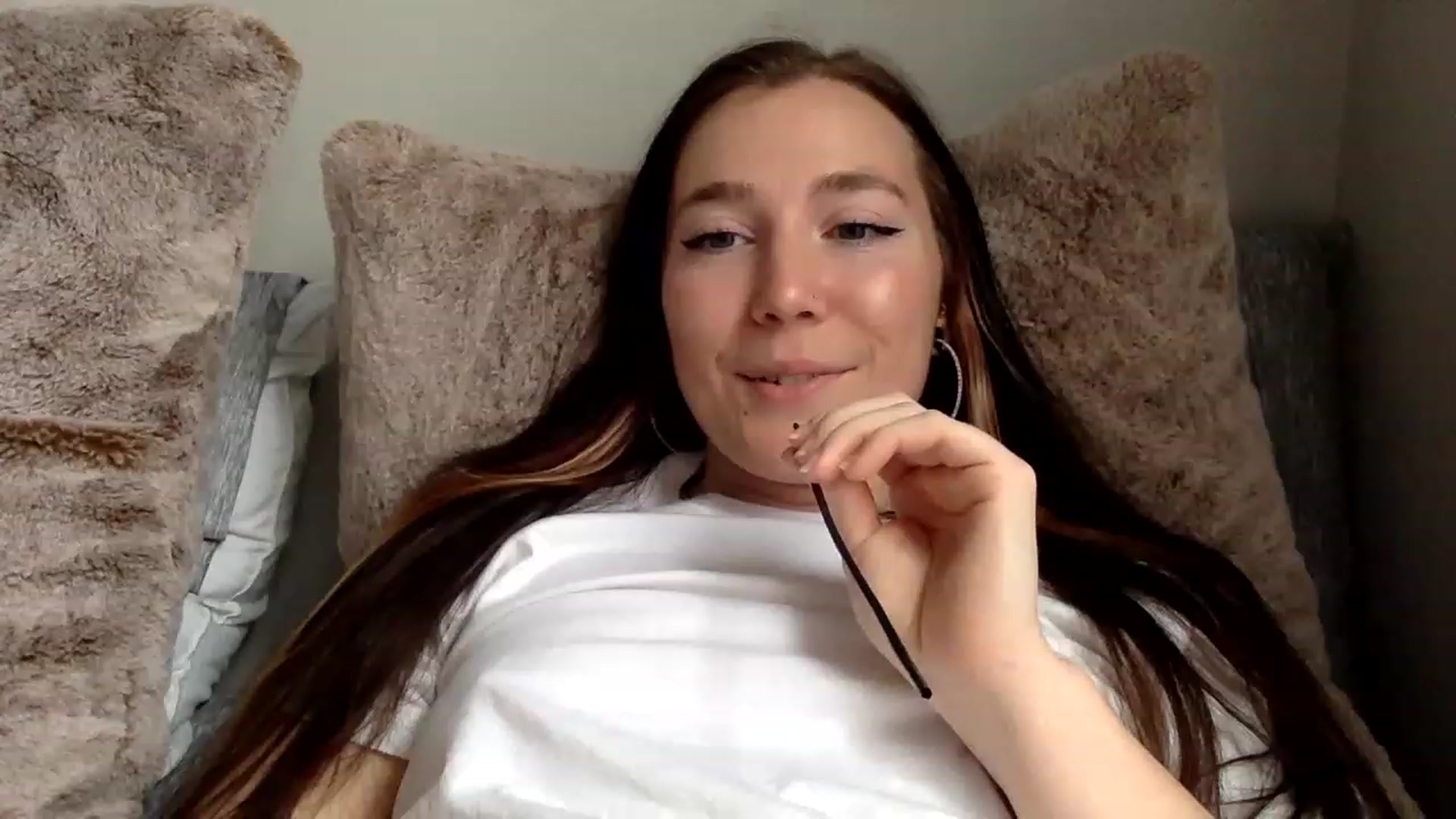 Gallery image thumbnail from p_alaska's myfreecams stream on, 03/09/2023, 14:37 image 11 of 20