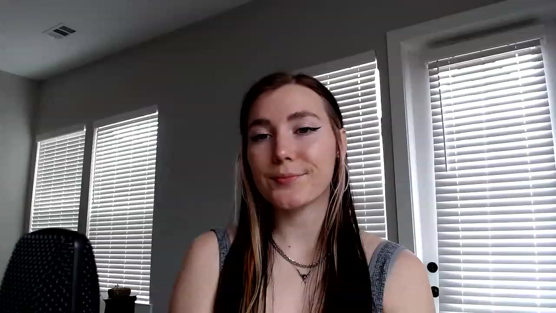 Gallery image thumbnail from p_alaska's myfreecams stream on, 03/10/2023, 16:33 image 1 of 20