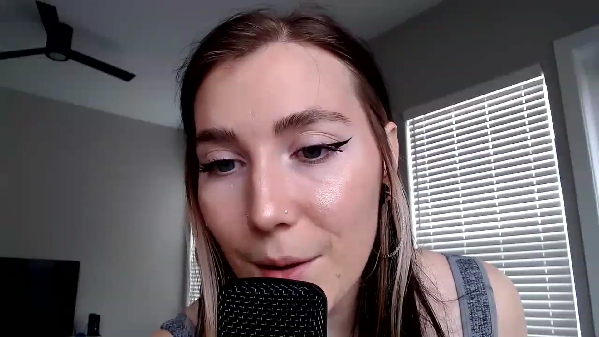 Gallery image thumbnail from p_alaska's myfreecams stream on, 03/10/2023, 16:33 image 16 of 20