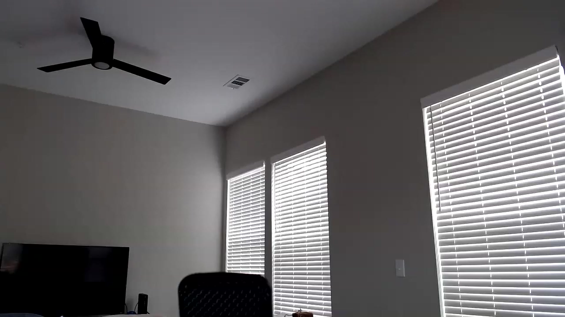 Gallery image thumbnail from p_alaska's myfreecams stream on, 03/10/2023, 17:10 image 20 of 20