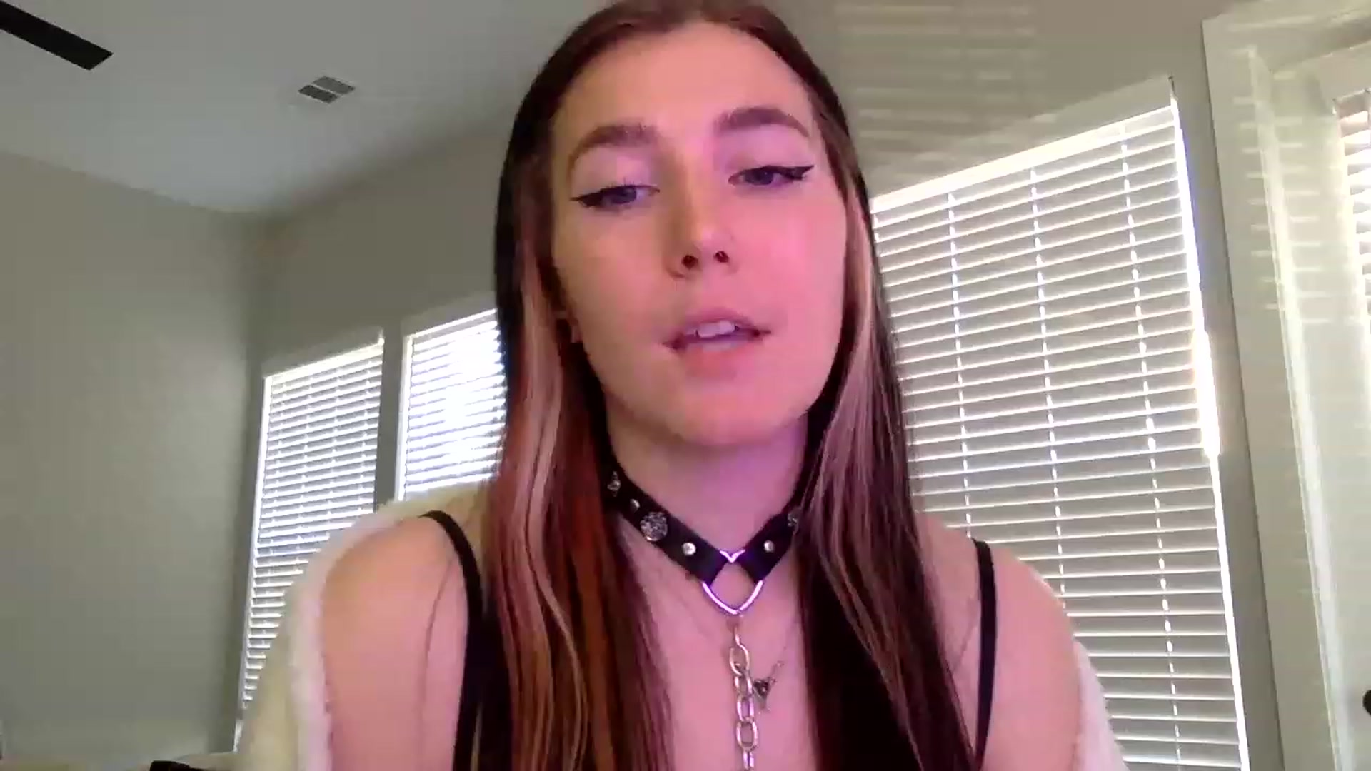 Gallery image thumbnail from p_alaska's myfreecams stream on, 03/15/2023, 14:49 image 4 of 20