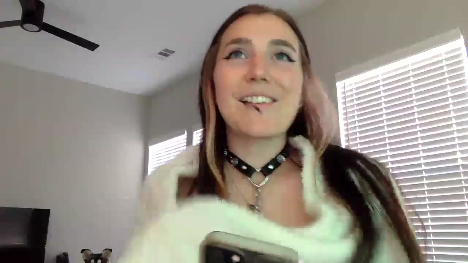 Gallery image thumbnail from p_alaska's myfreecams stream on, 03/15/2023, 14:49 image 12 of 20