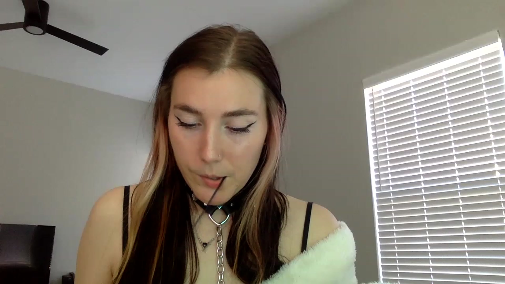 Gallery image thumbnail from p_alaska's myfreecams stream on, 03/15/2023, 14:49 image 11 of 20