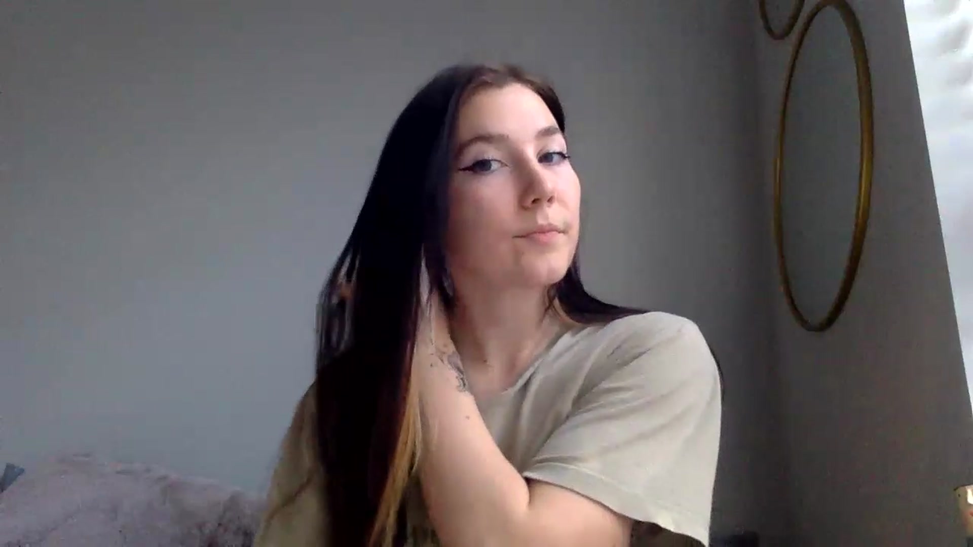 Gallery image thumbnail from p_alaska's myfreecams stream on, 03/16/2023, 13:49 image 17 of 20