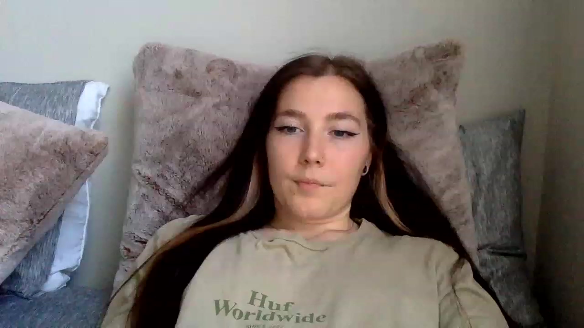 Gallery image thumbnail from p_alaska's myfreecams stream on, 03/16/2023, 14:44 image 12 of 20