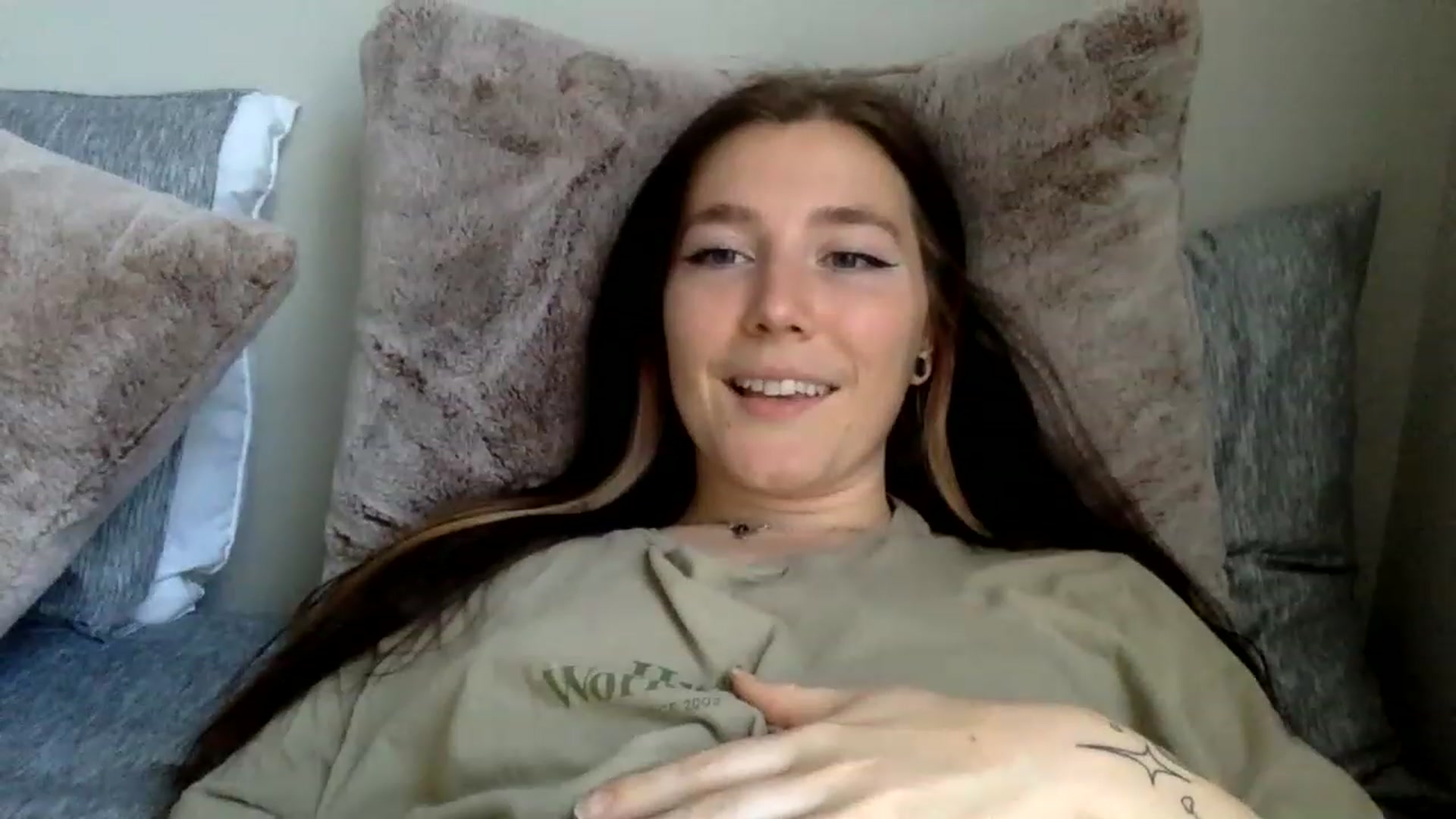 Gallery image thumbnail from p_alaska's myfreecams stream on, 03/16/2023, 14:44 image 16 of 20
